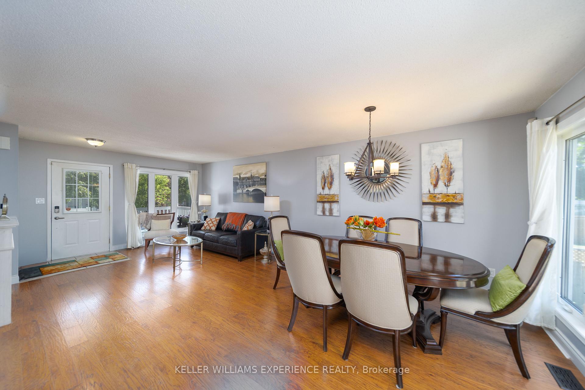 Photo 4 of 86 Donald Street, Barrie, Queen's Park — HOMEH