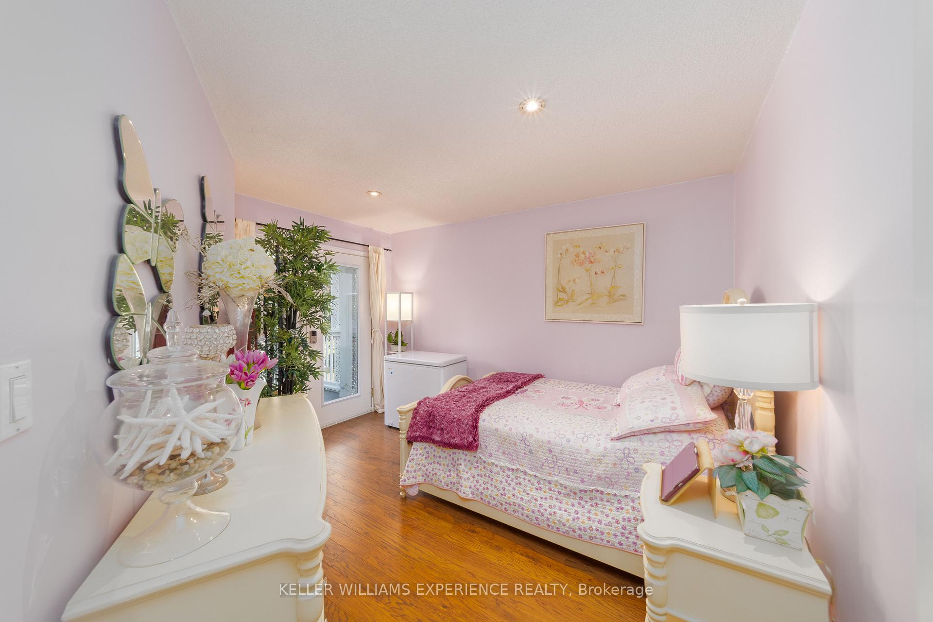 Photo 13 of 86 Donald Street, Barrie, Queen's Park — HOMEH