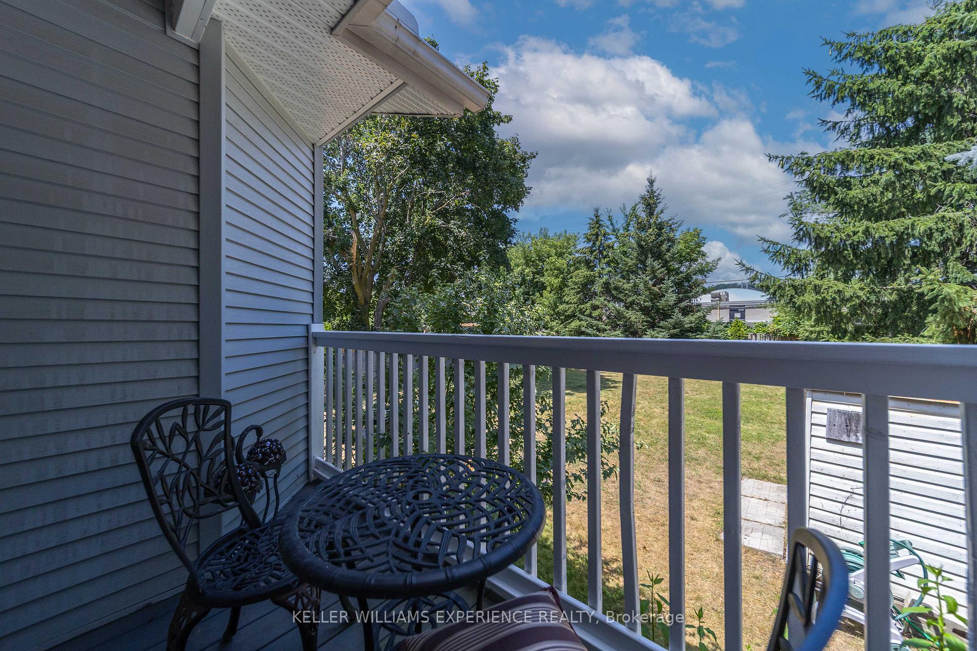 Photo 16 of 86 Donald Street, Barrie, Queen's Park — HOMEH