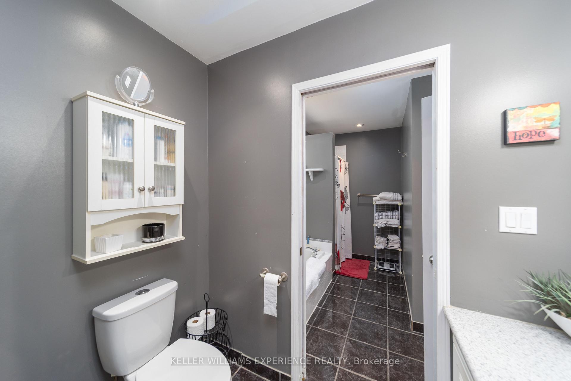 Photo 18 of 86 Donald Street, Barrie, Queen's Park — HOMEH