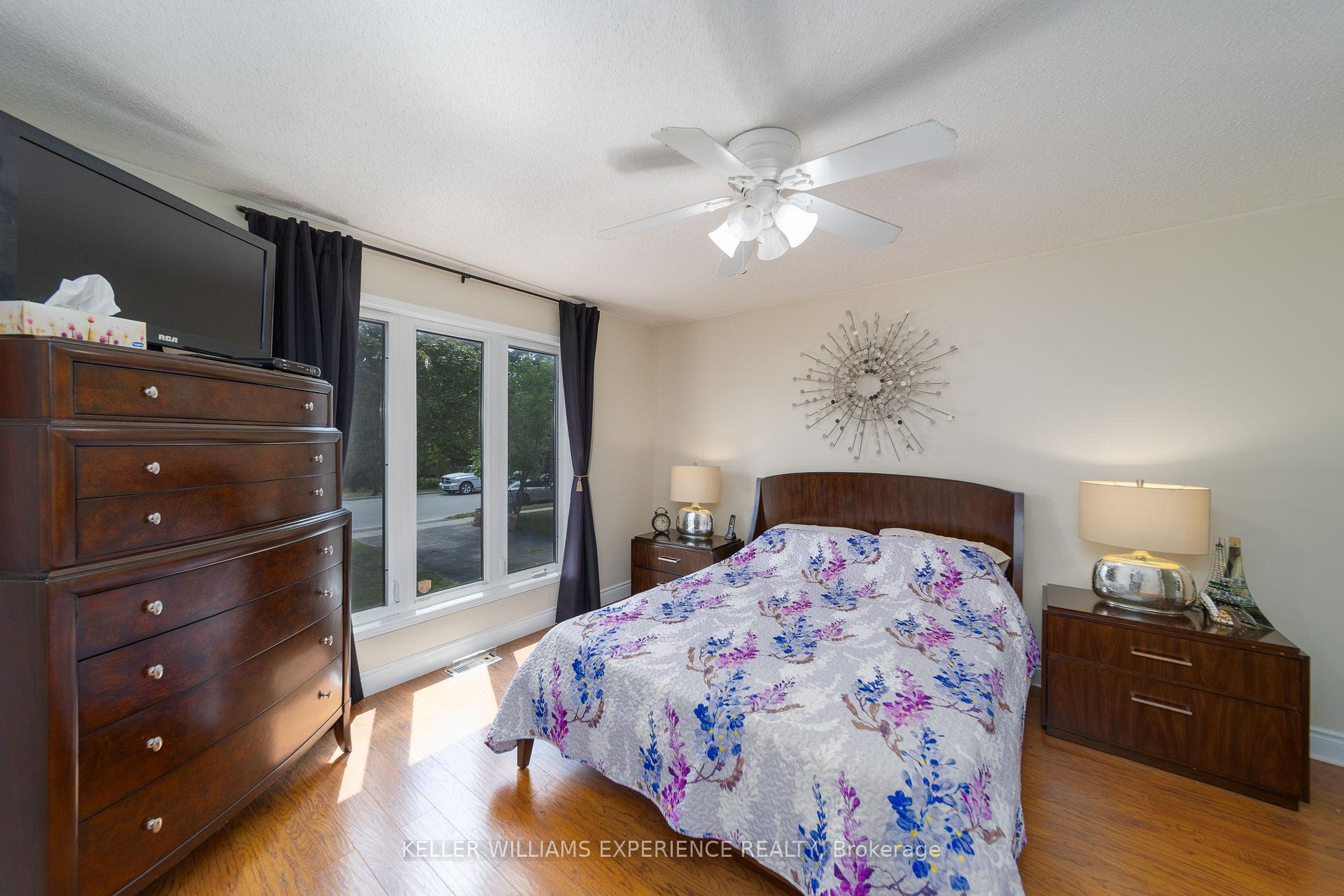Photo 17 of 86 Donald Street, Barrie, Queen's Park — HOMEH