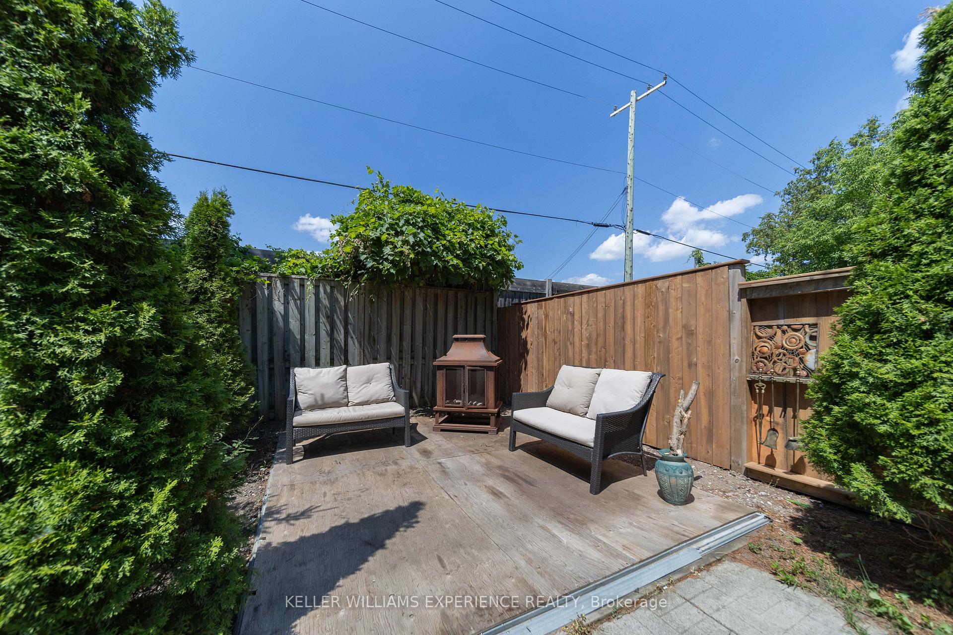 Photo 26 of 86 Donald Street, Barrie, Queen's Park — HOMEH