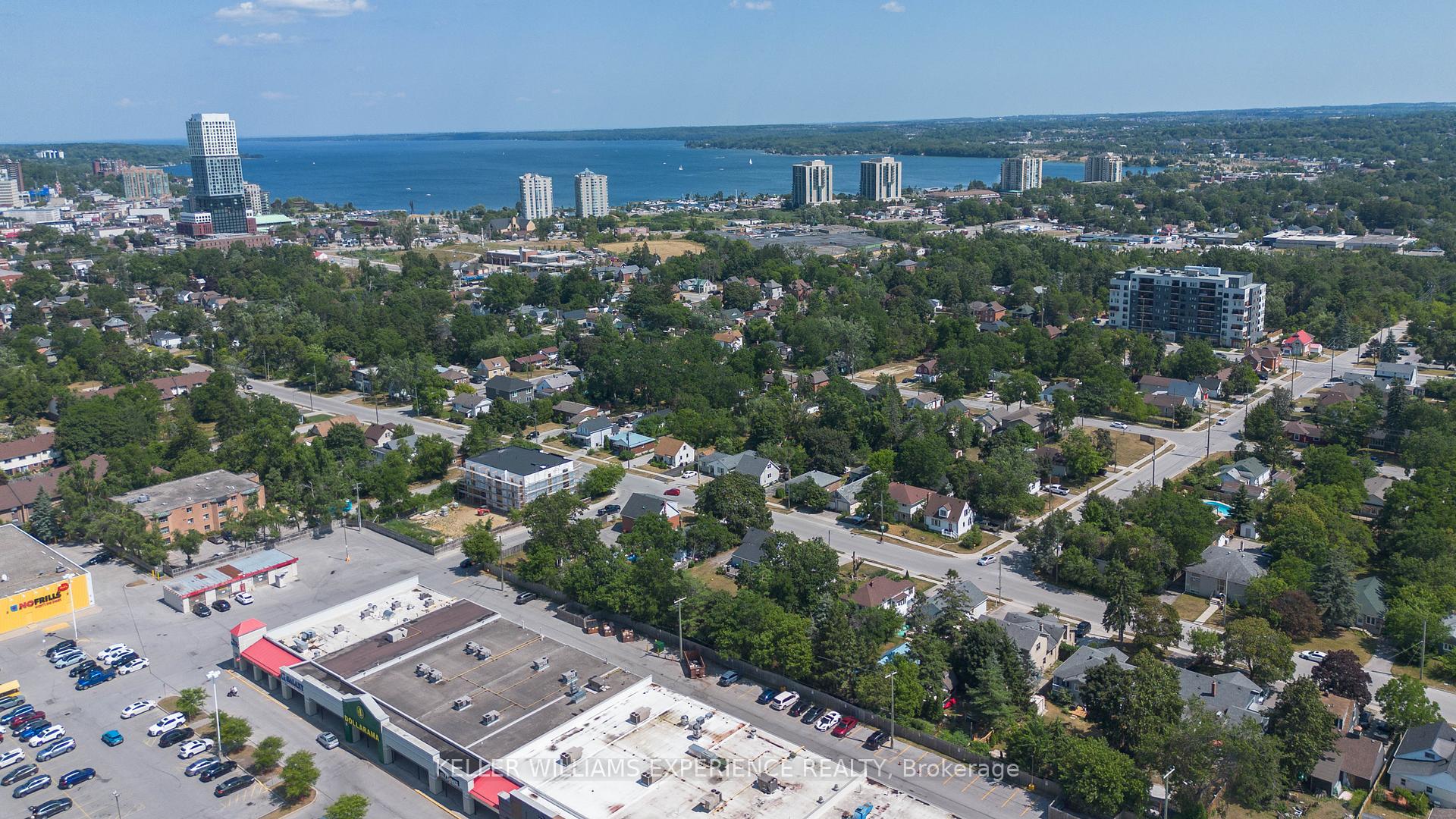 Photo 29 of 86 Donald Street, Barrie, Queen's Park — HOMEH