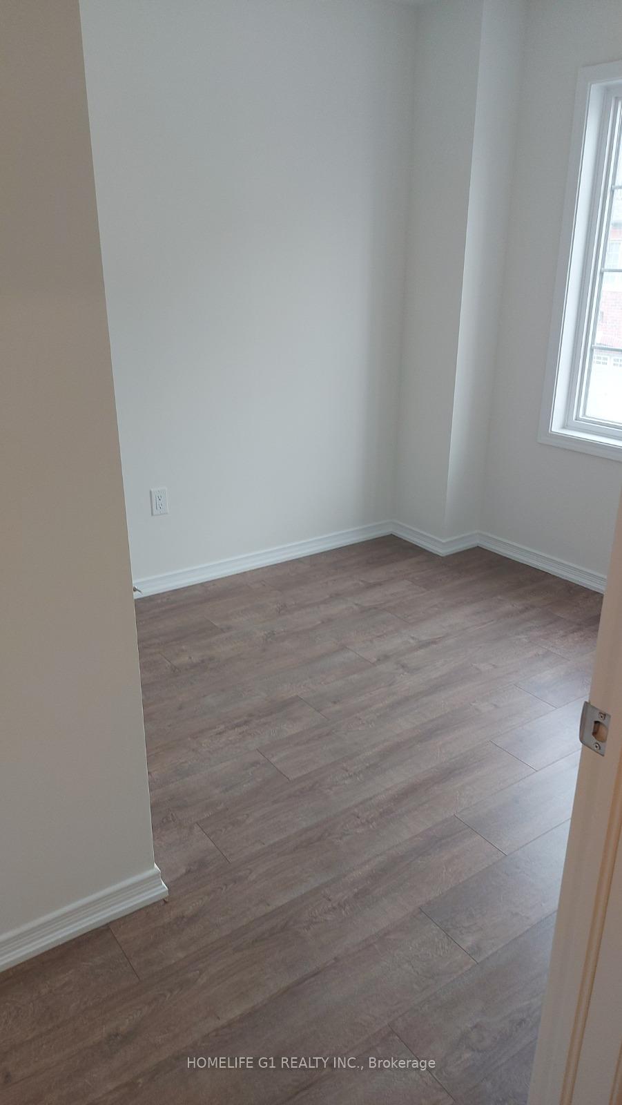 Photo 9 of 2668 Magdalen Pathway, Oshawa, Windfields — HOMEH