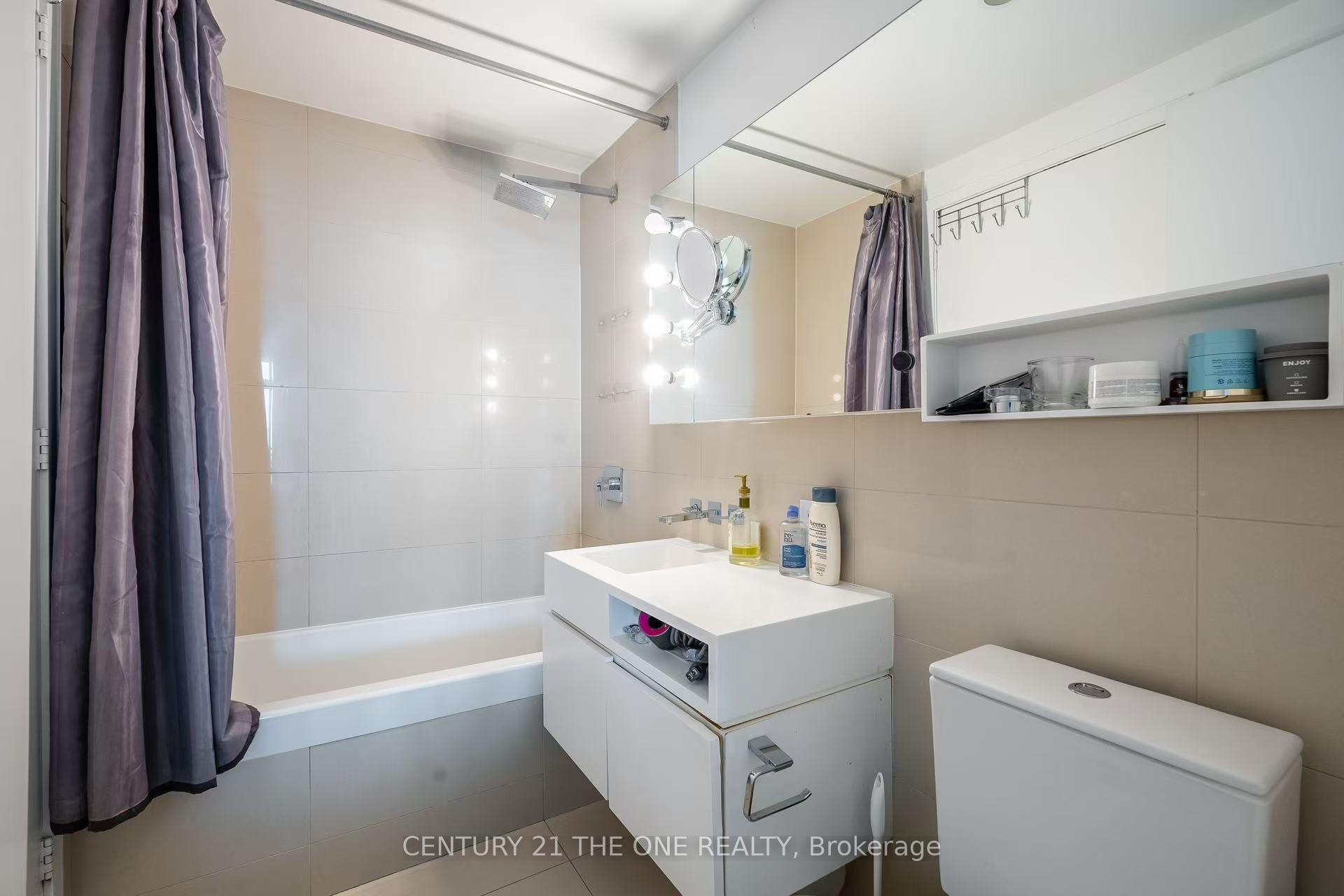 Photo 13 of Unit 4301, 45 Charles Street, Toronto, Church-Yonge Corridor — HOMEH