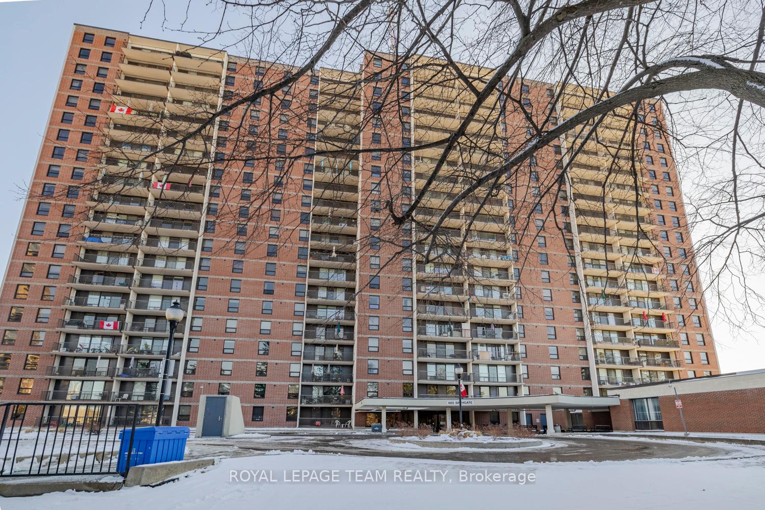 Front of Unit 603, 665 Bathgate Drive