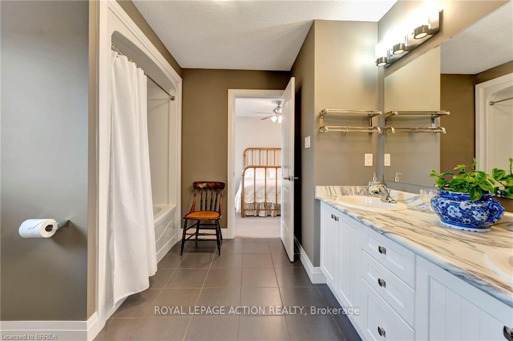 Photo 44 of 48 Crawford Place, Brant, Paris — HOMEH