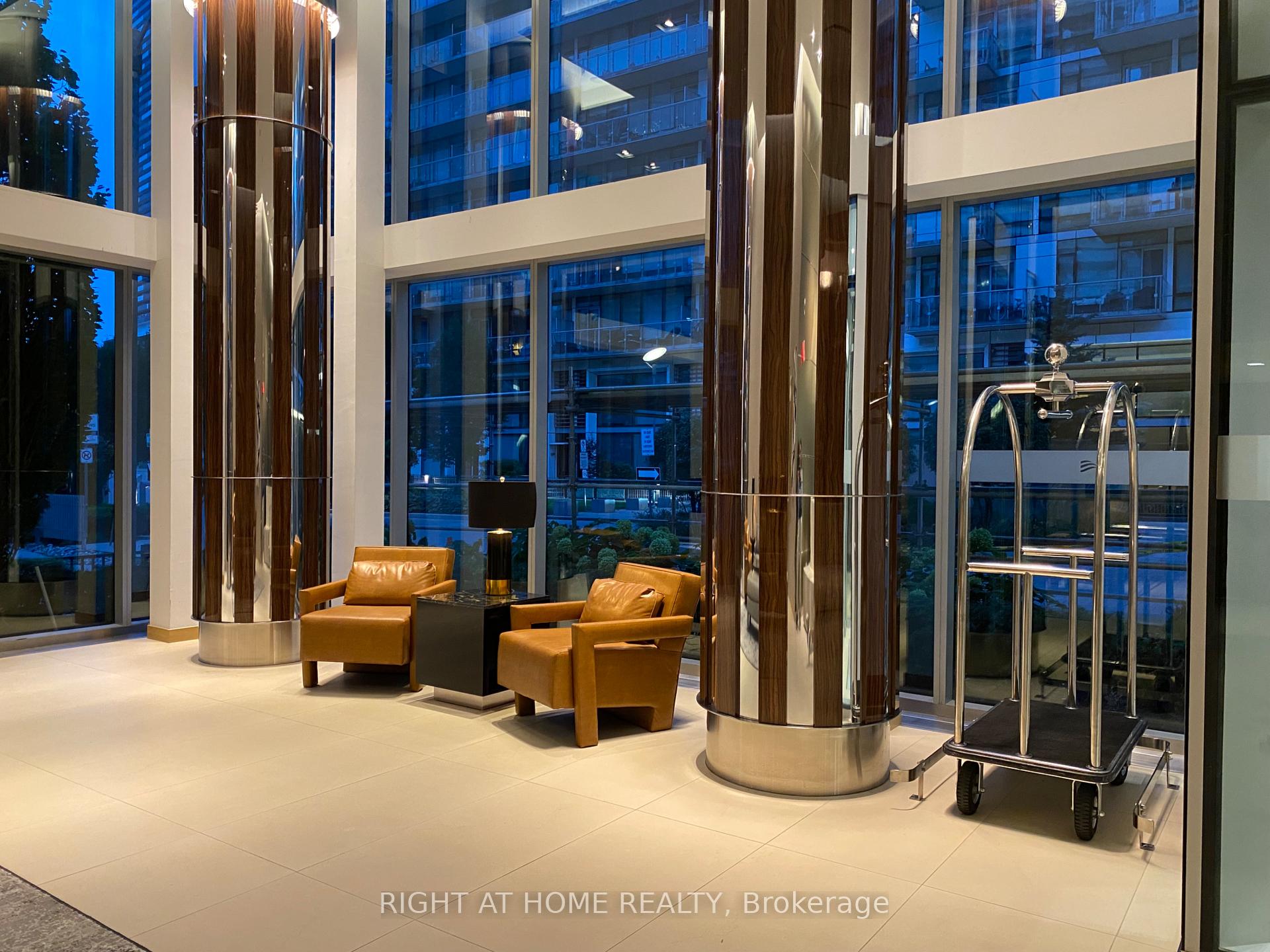 Photo 4 of Unit 610, 39 Queens Quay E, Toronto, Waterfront Communities — HOMEH
