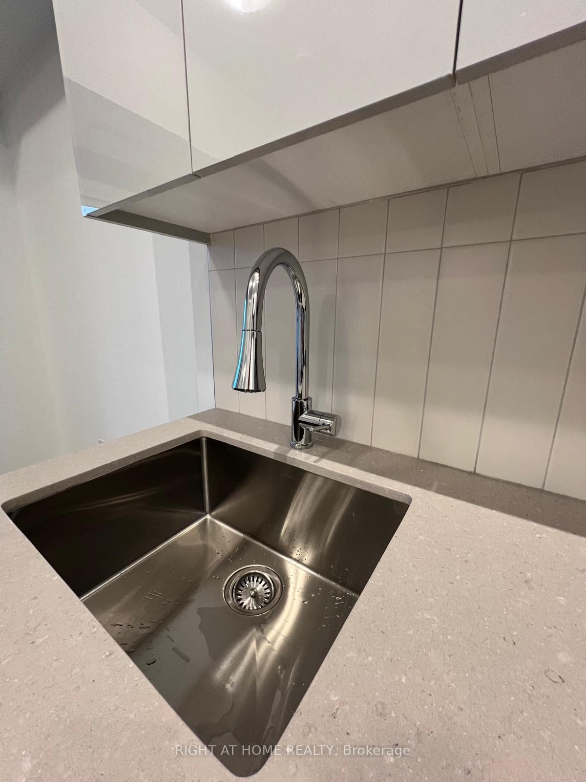 Photo 4 of Unit 2708, 10 Abeja Street, Vaughan, Concord — HOMEH