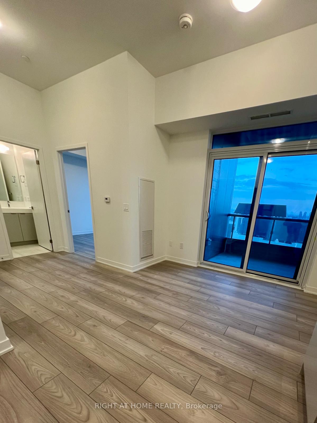 Photo 6 of Unit 2708, 10 Abeja Street, Vaughan, Concord — HOMEH