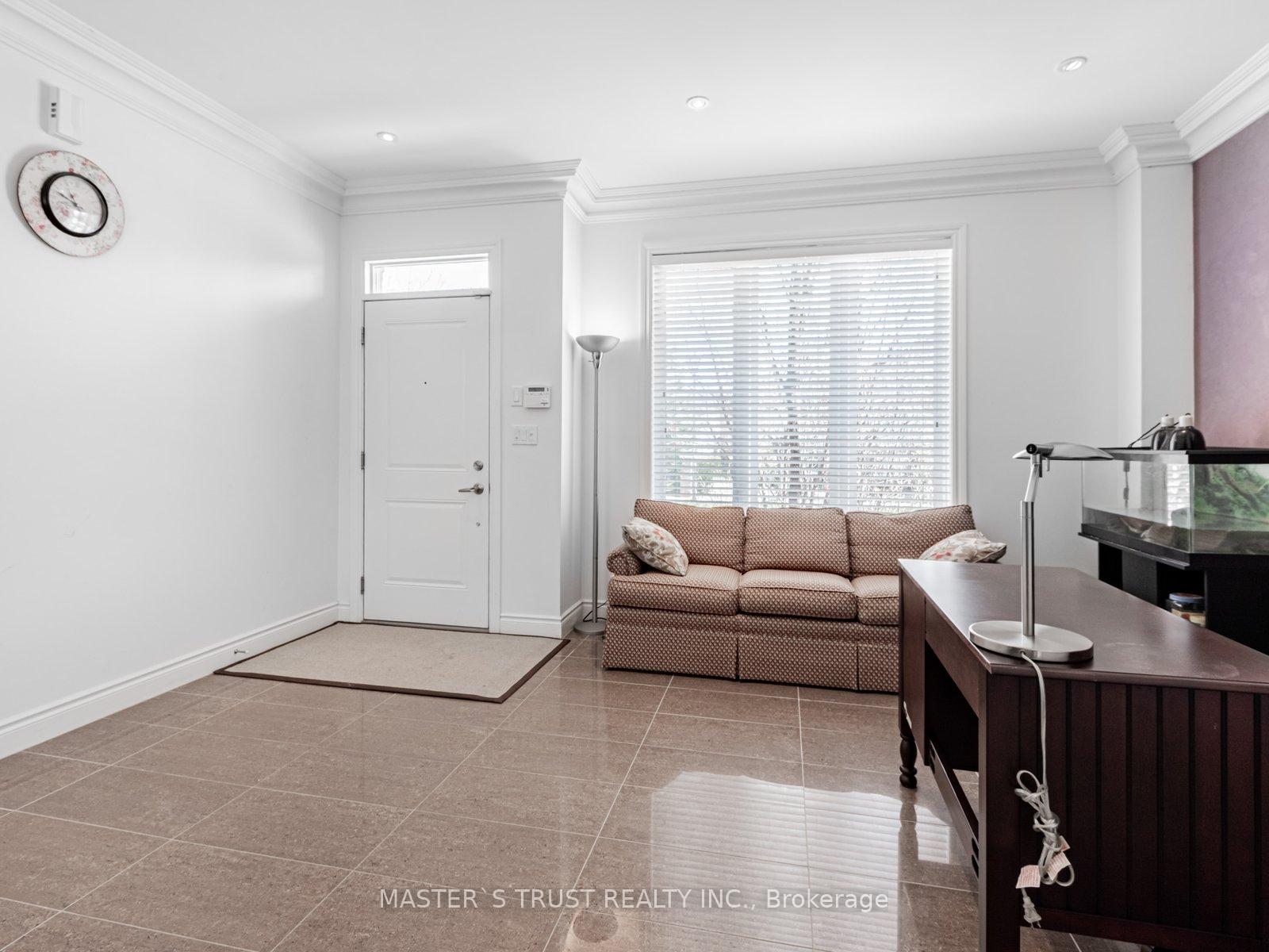 Photo 2 of Unit TH27, 271 South Park Road, Markham, Commerce Valley — HOMEH