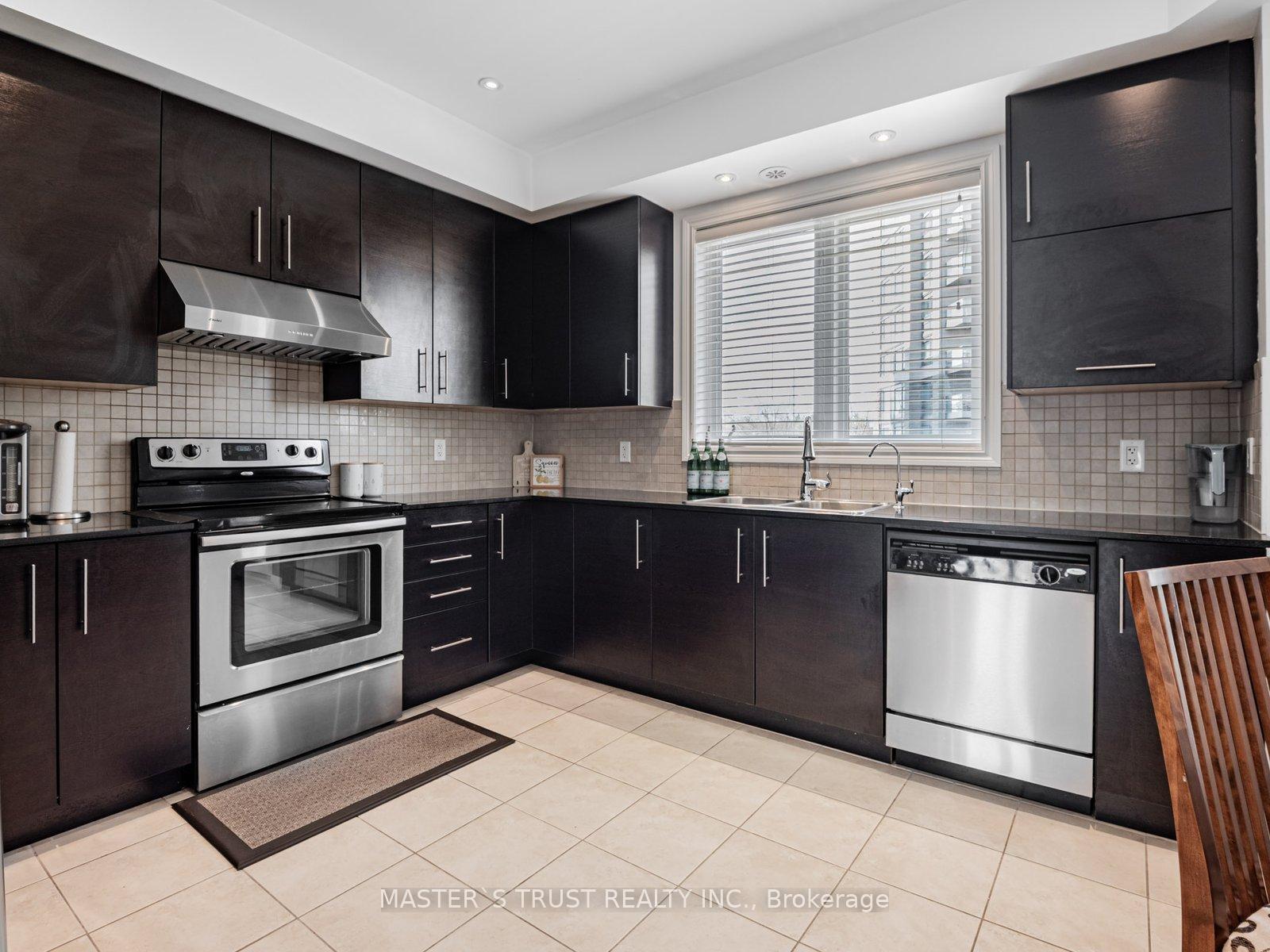 Photo 7 of Unit TH27, 271 South Park Road, Markham, Commerce Valley — HOMEH