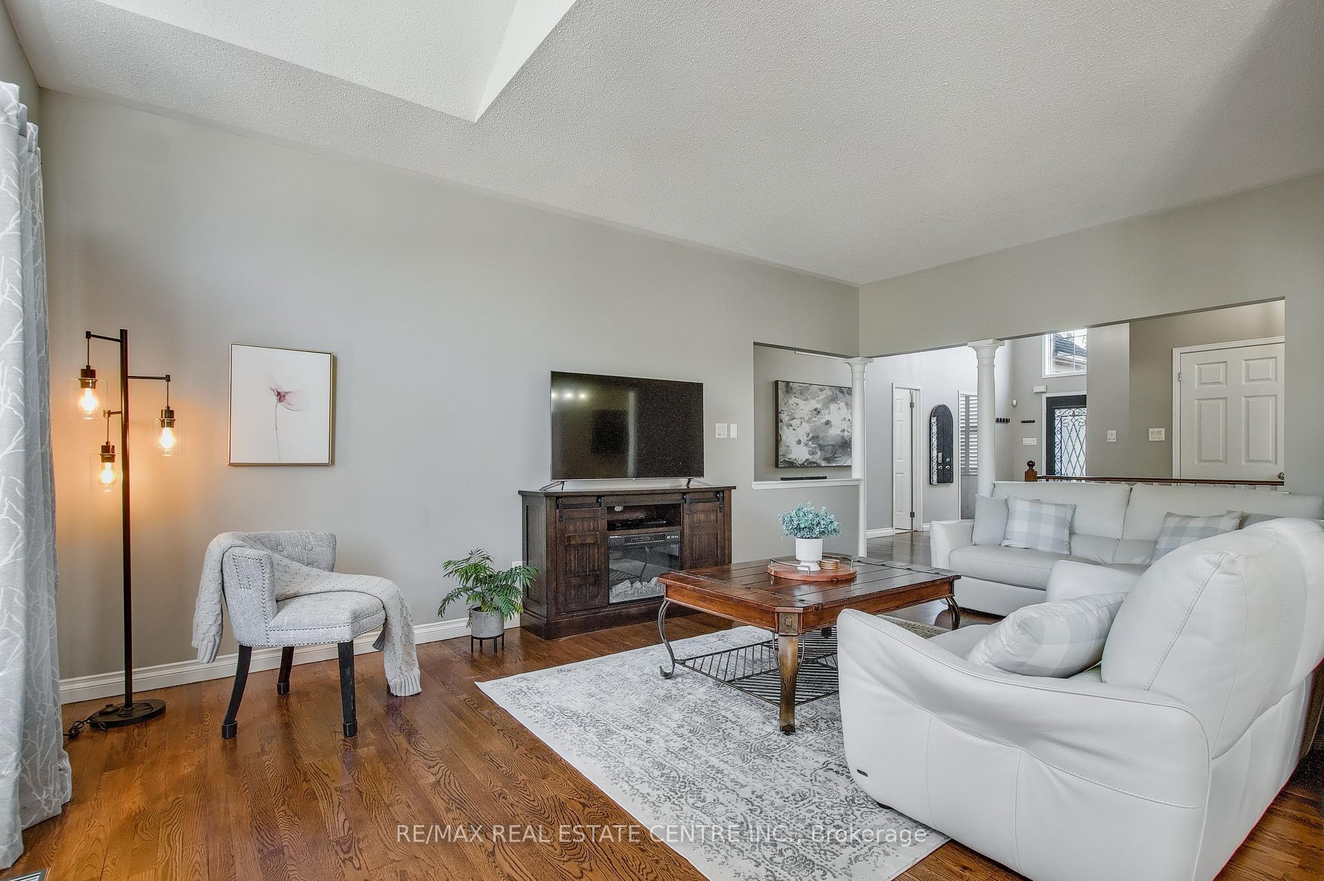Photo 4 of 52 Drinkwater Drive, Cambridge — HOMEH
