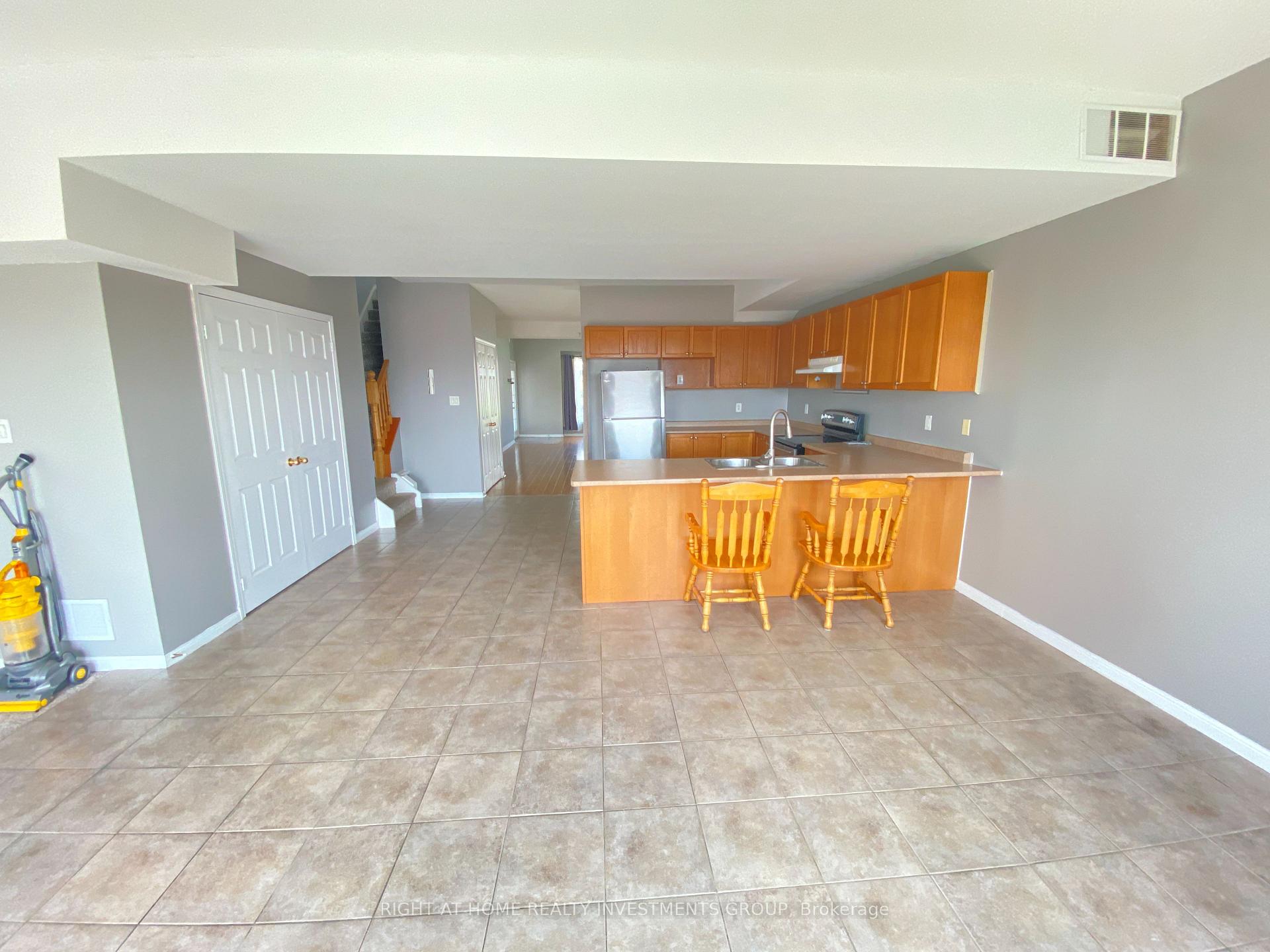 Photo 3 of Unit A-, 335 Edgehill Drive, Barrie, Edgehill Drive — HOMEH