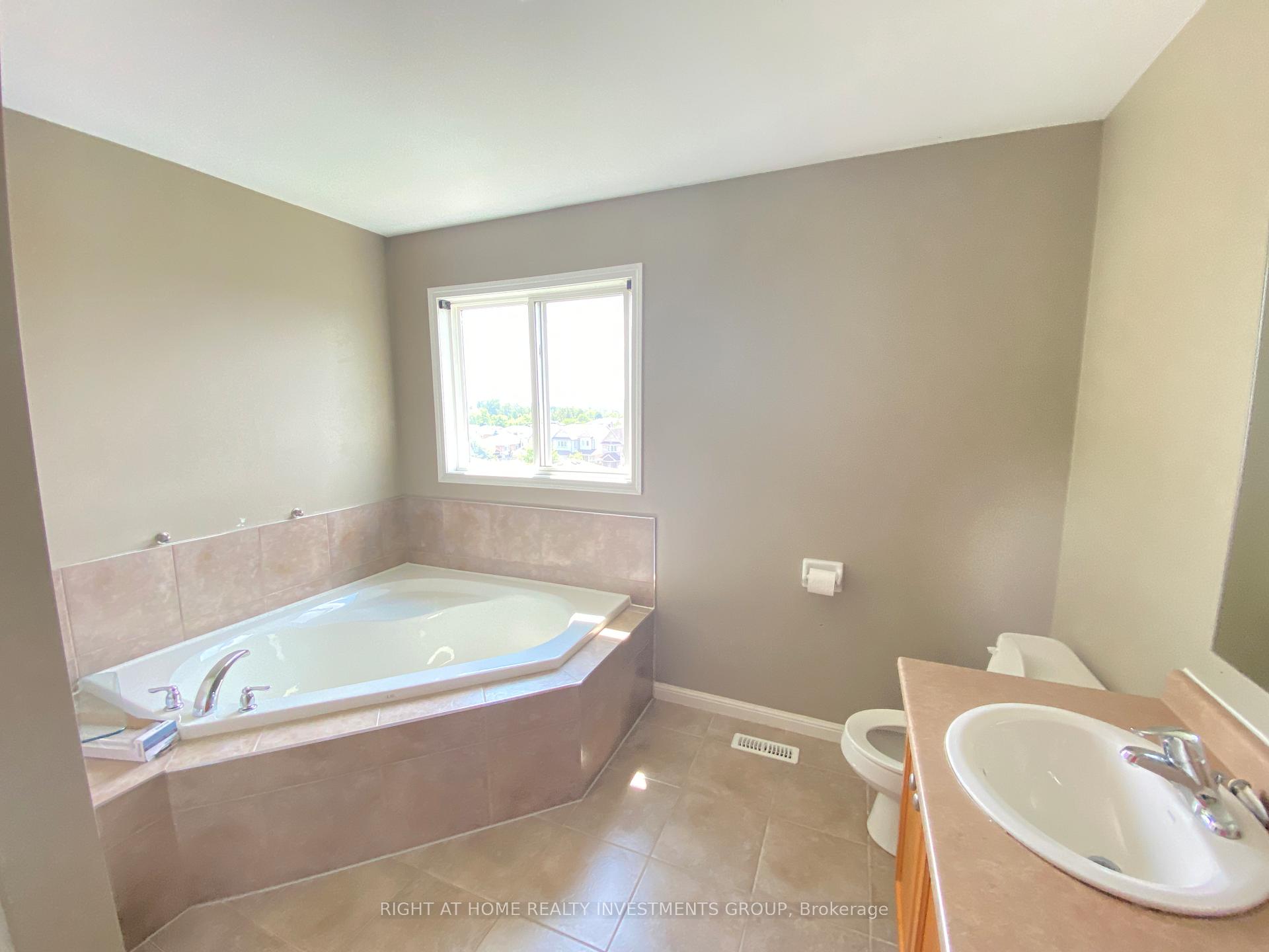 Photo 13 of Unit A-, 335 Edgehill Drive, Barrie, Edgehill Drive — HOMEH