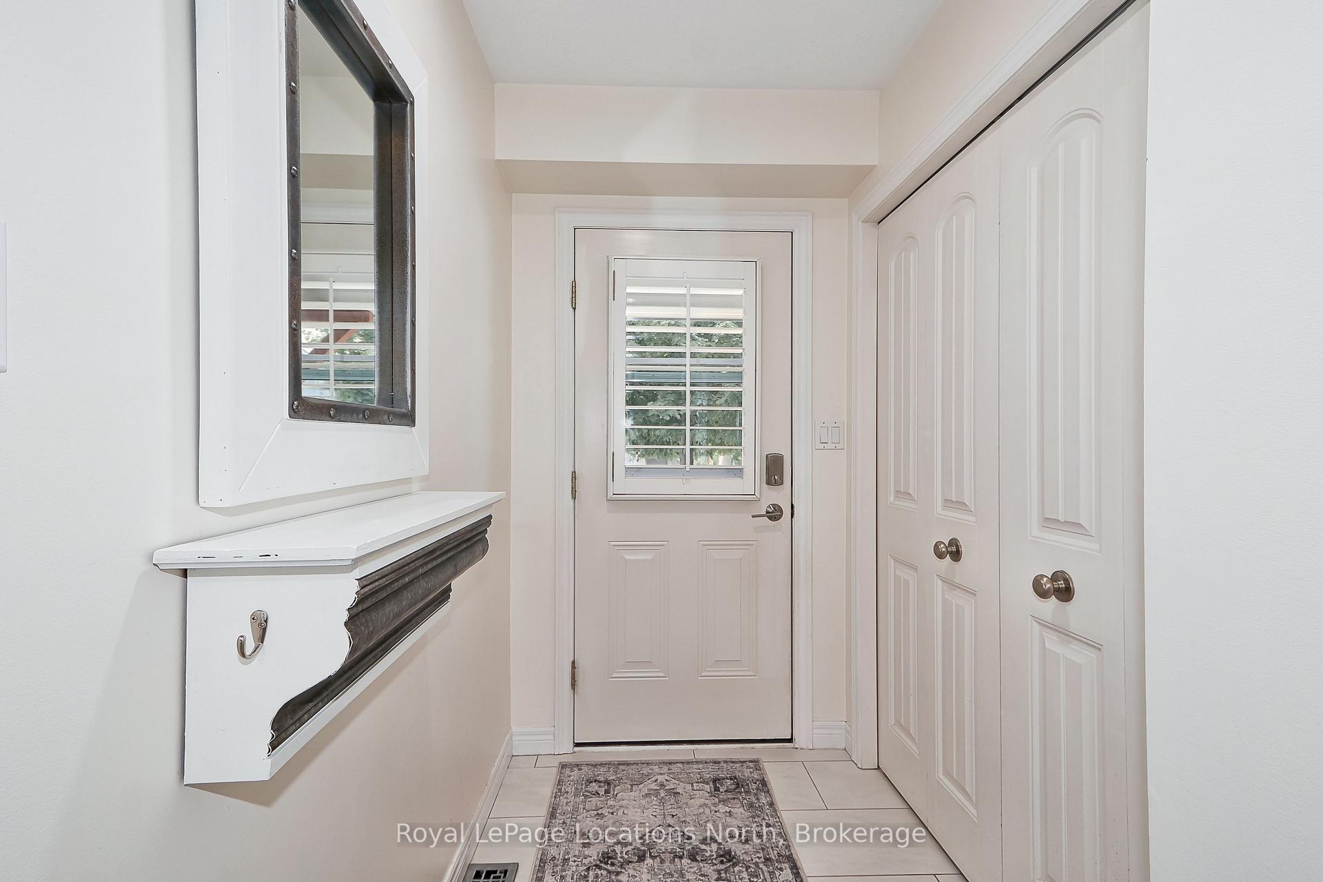 Photo 2 of 35 Silver Glen Boulevard, Collingwood — HOMEH