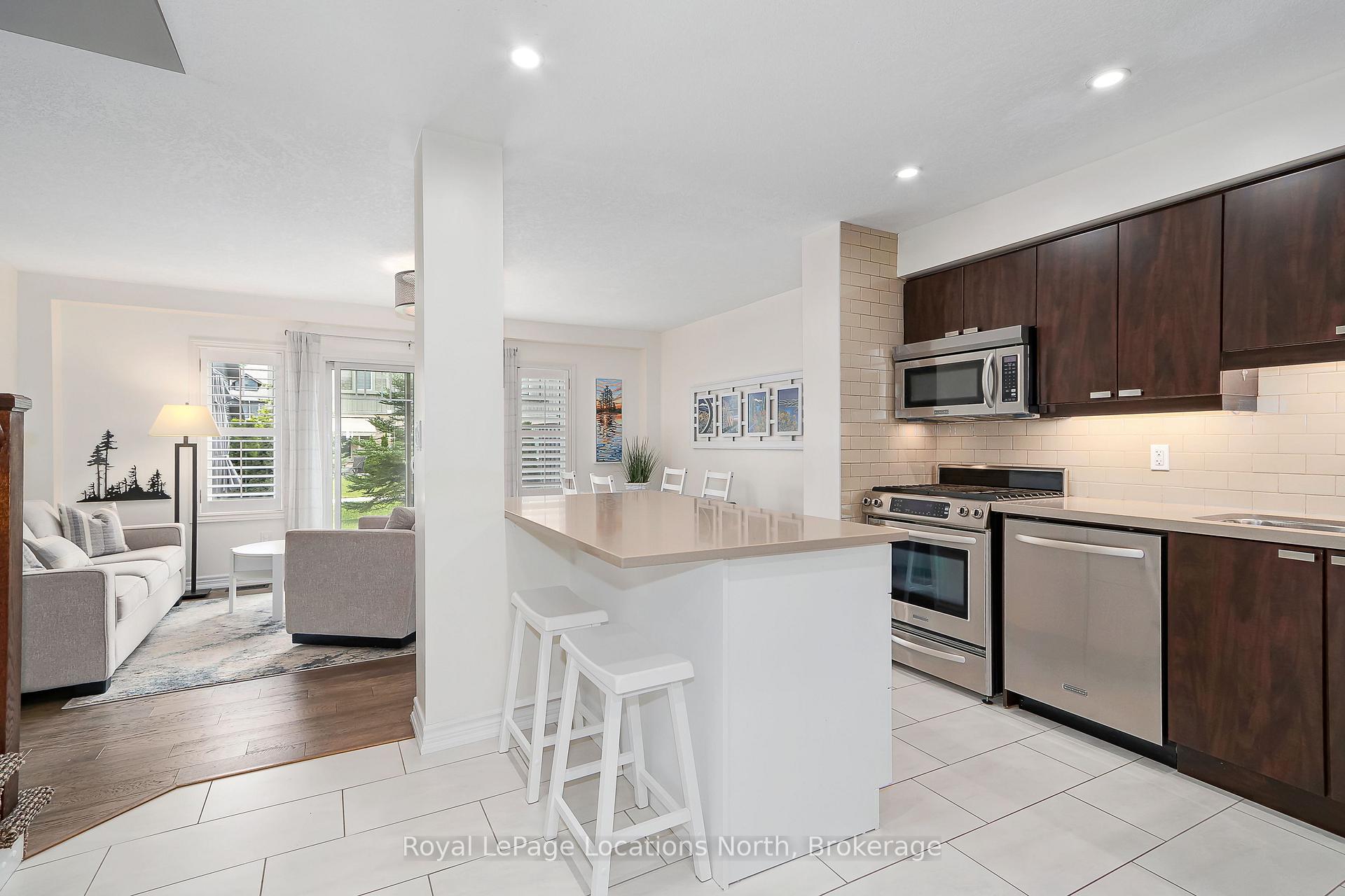 Photo 5 of 35 Silver Glen Boulevard, Collingwood — HOMEH