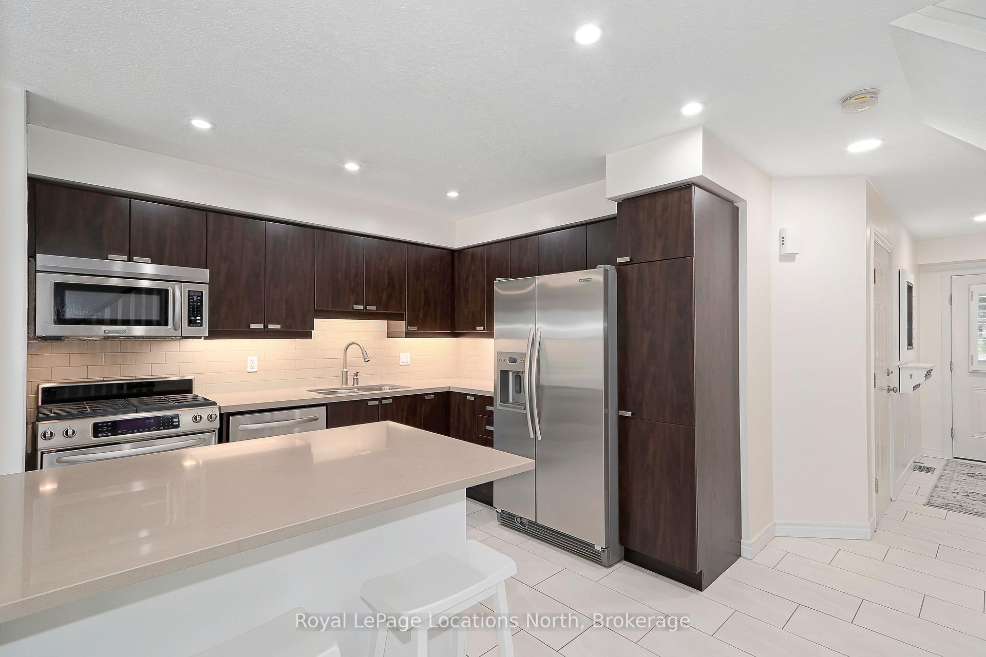 Photo 6 of 35 Silver Glen Boulevard, Collingwood — HOMEH