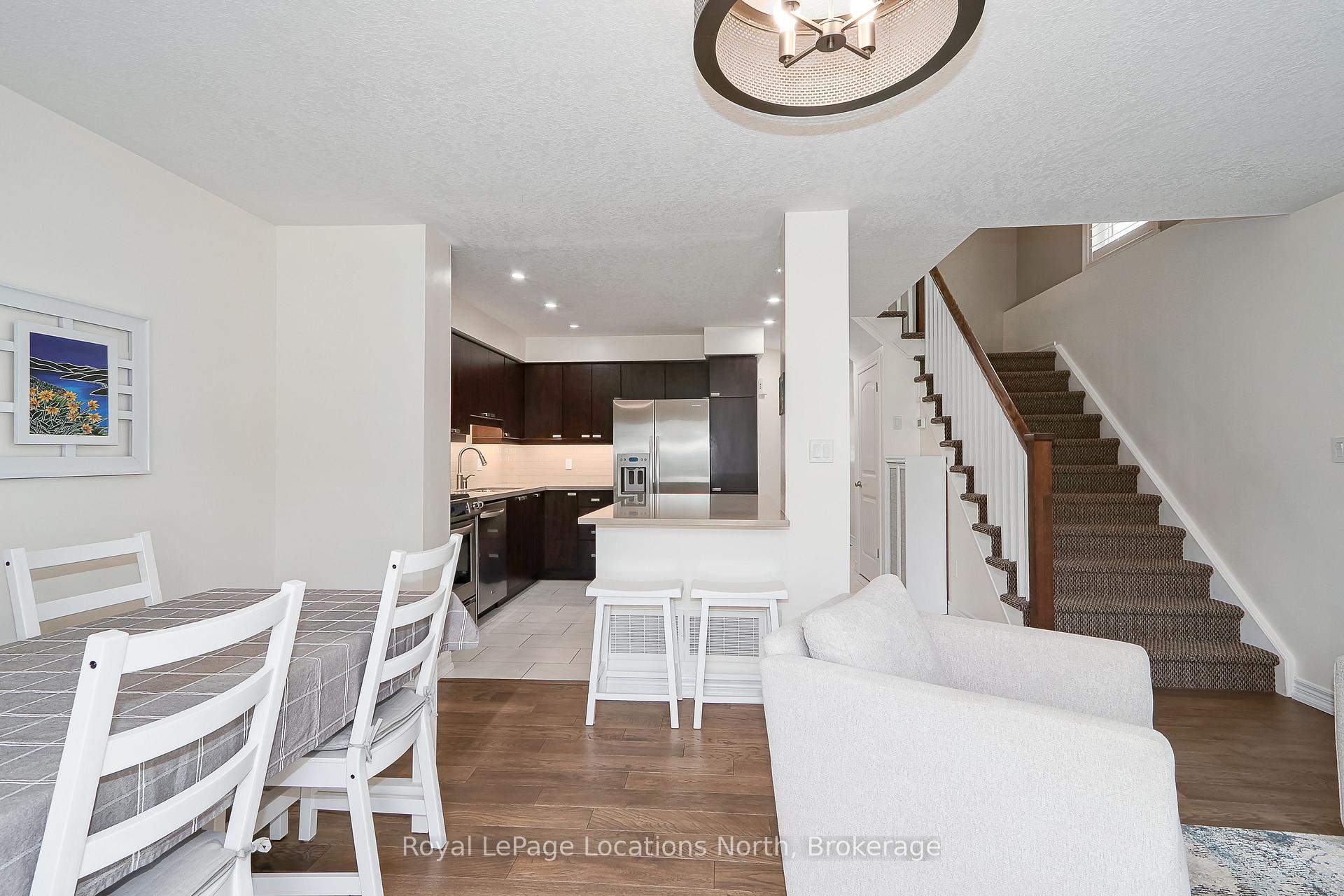 Photo 7 of 35 Silver Glen Boulevard, Collingwood — HOMEH