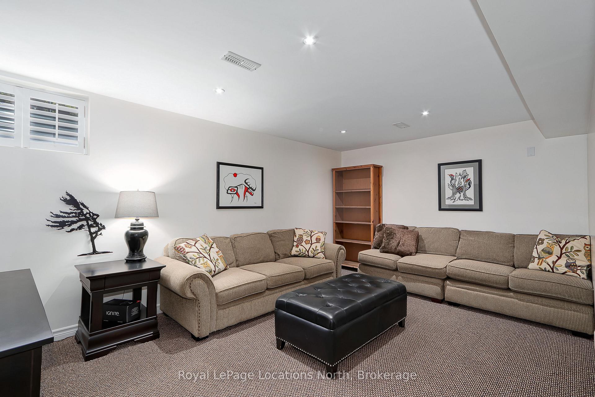 Photo 12 of 35 Silver Glen Boulevard, Collingwood — HOMEH
