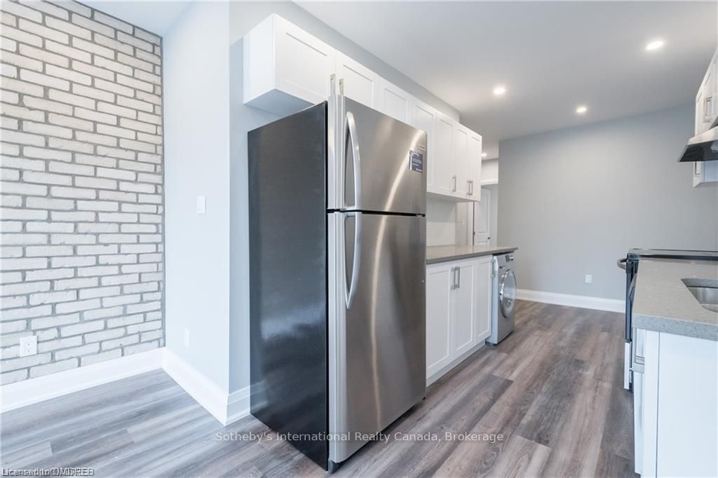 Photo 5 of 303 Barton Street E, Hamilton, Landsdale — HOMEH