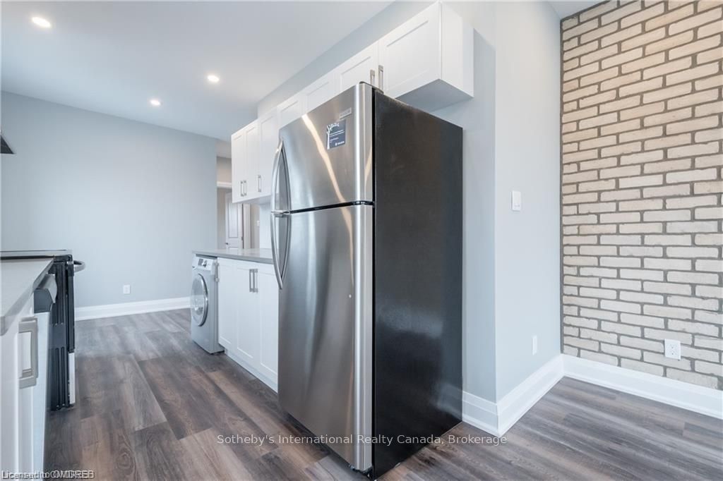 Photo 6 of 303 Barton Street E, Hamilton, Landsdale — HOMEH