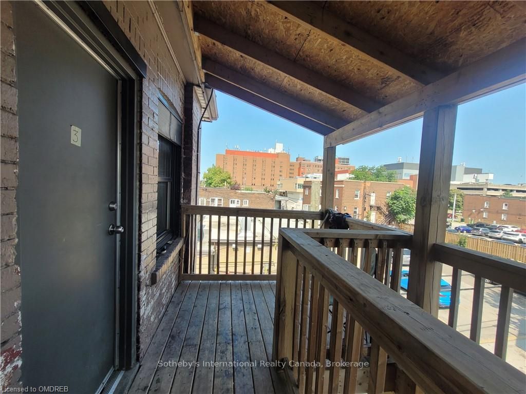 Photo 9 of 303 Barton Street E, Hamilton, Landsdale — HOMEH
