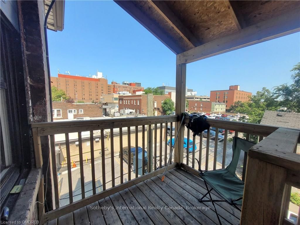 Photo 10 of 303 Barton Street E, Hamilton, Landsdale — HOMEH