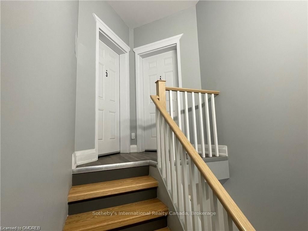 Photo 11 of 303 Barton Street E, Hamilton, Landsdale — HOMEH