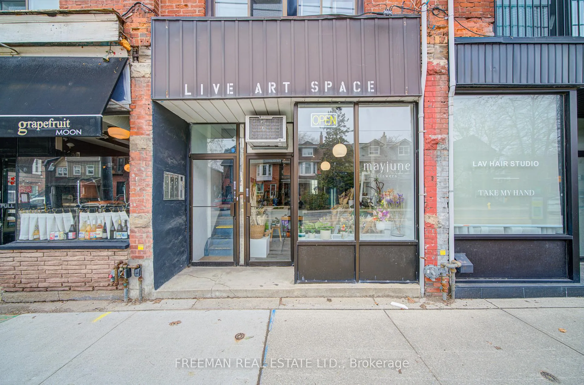 Photo 2 of 970 Bathurst Street, Toronto, The Annex — HOMEH