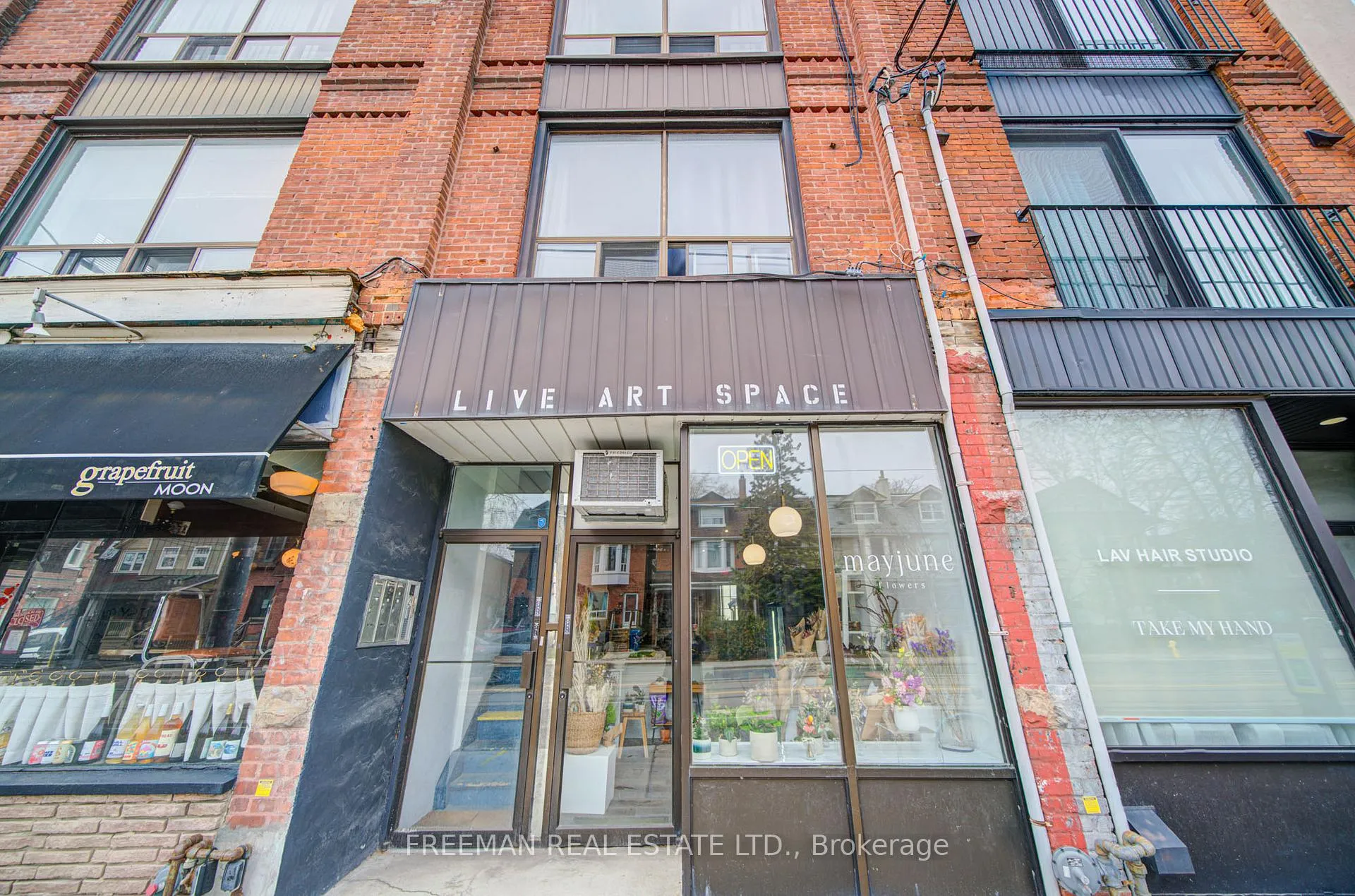 Photo 3 of 970 Bathurst Street, Toronto, The Annex — HOMEH