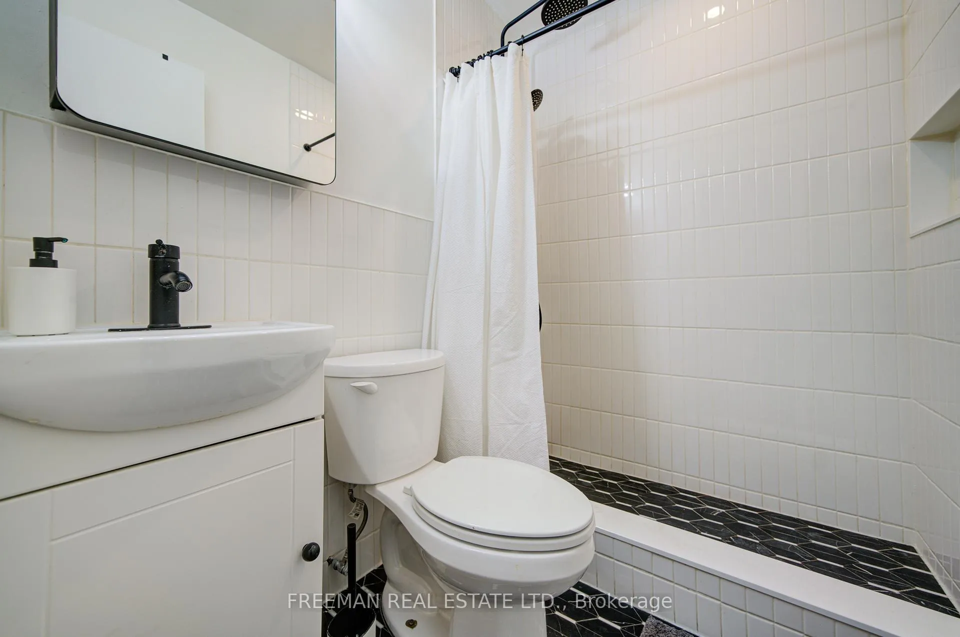 Photo 41 of 970 Bathurst Street, Toronto, The Annex — HOMEH