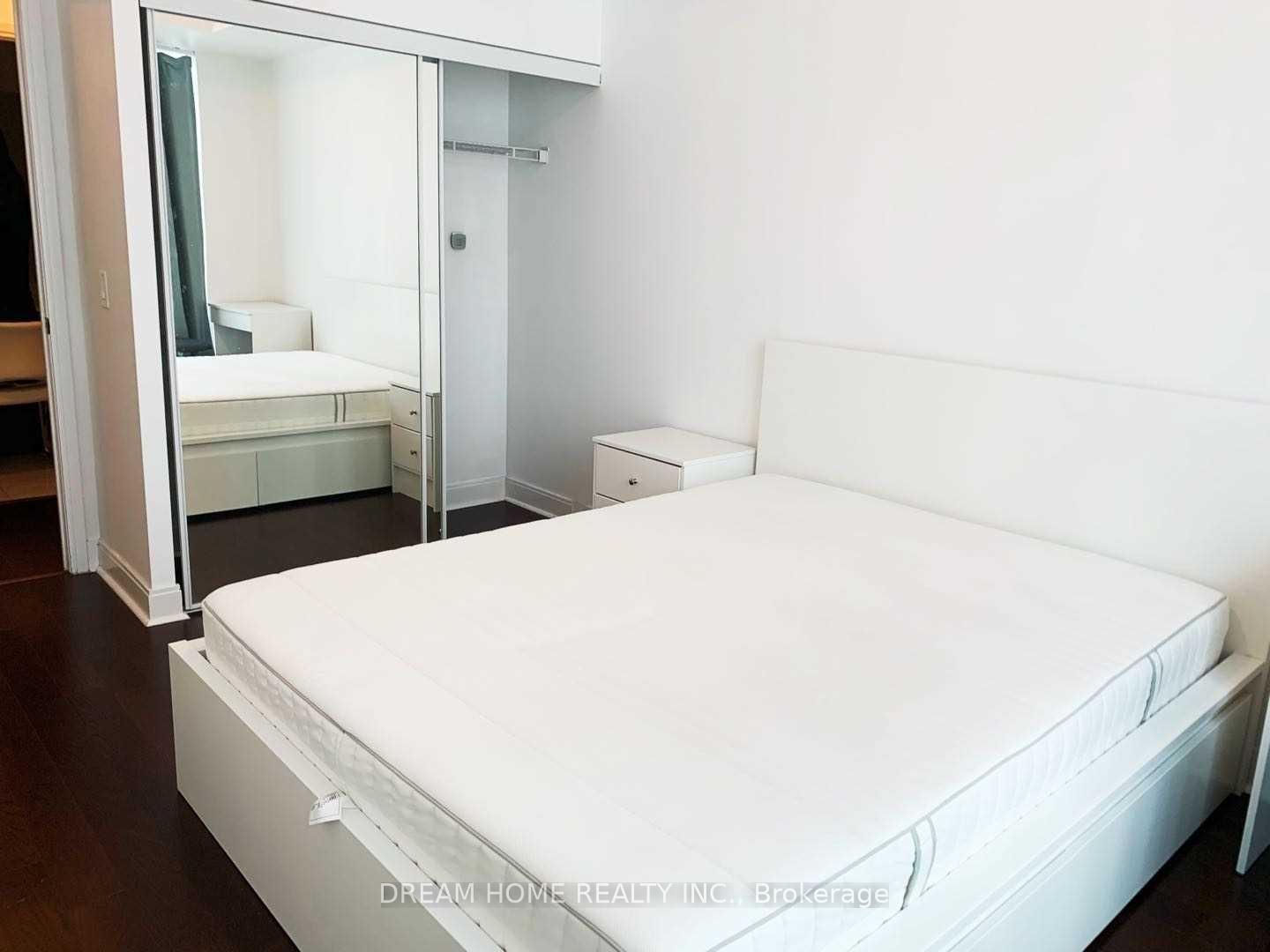 Photo 13 of Unit 1403, 38 The Esplanade, Toronto, Waterfront Communities — HOMEH