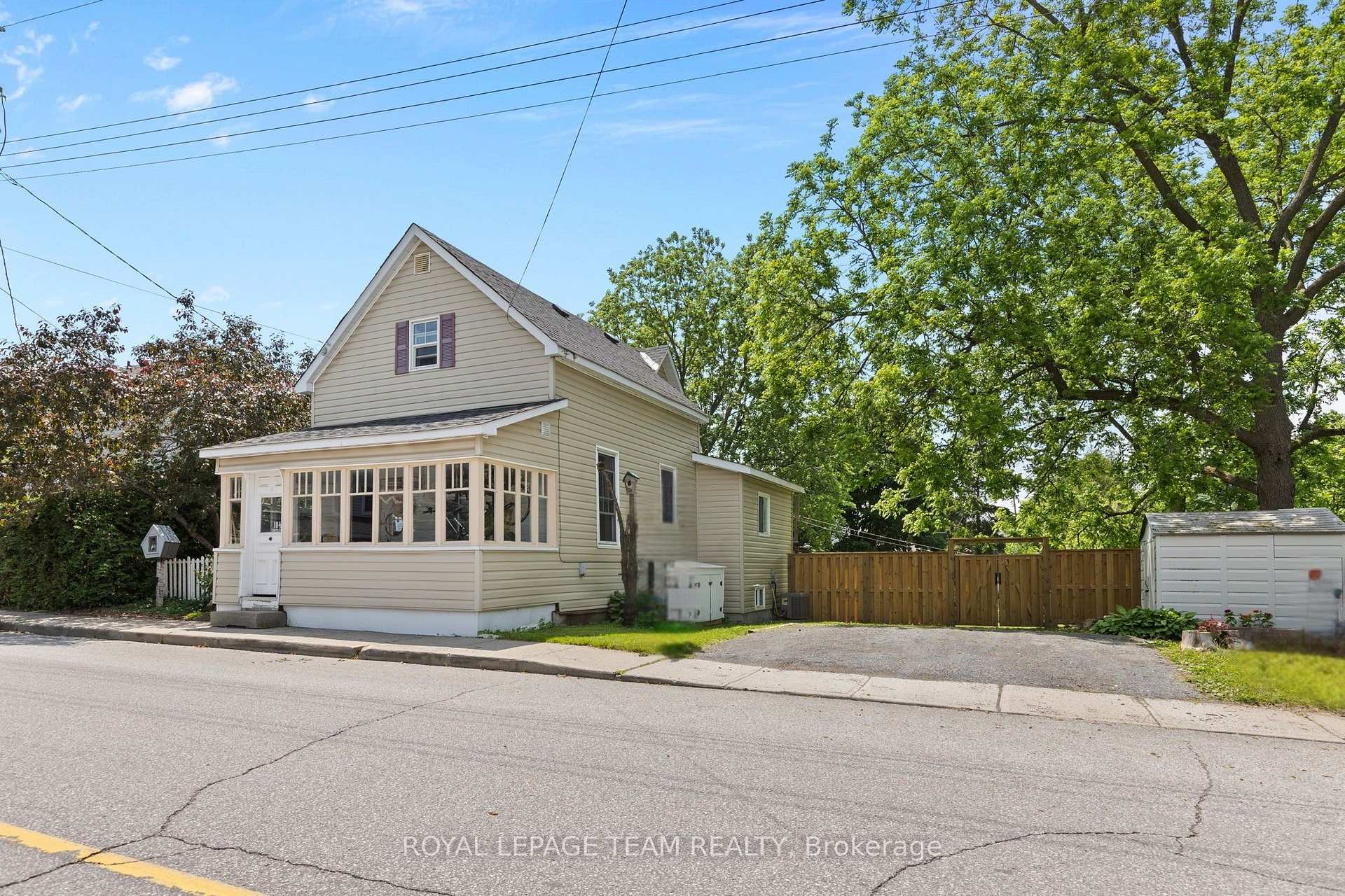 Photo 4 of 104 Napoleon Street, Carleton Place — HOMEH