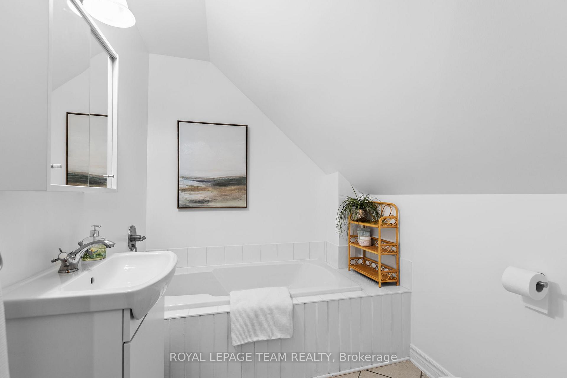 Photo 34 of 104 Napoleon Street, Carleton Place — HOMEH