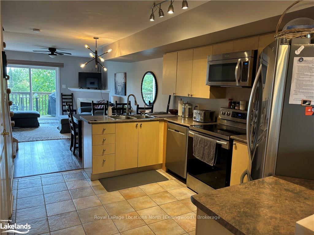 Photo 4 of 77 Green Briar Drive, Collingwood — HOMEH