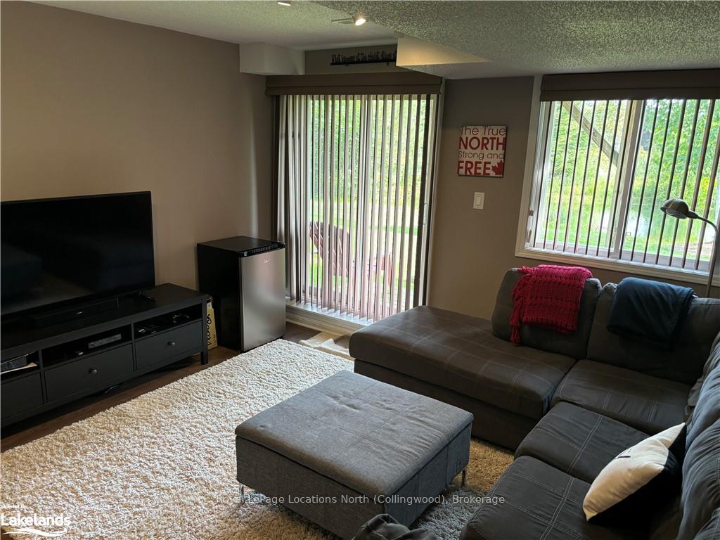 Photo 10 of 77 Green Briar Drive, Collingwood — HOMEH