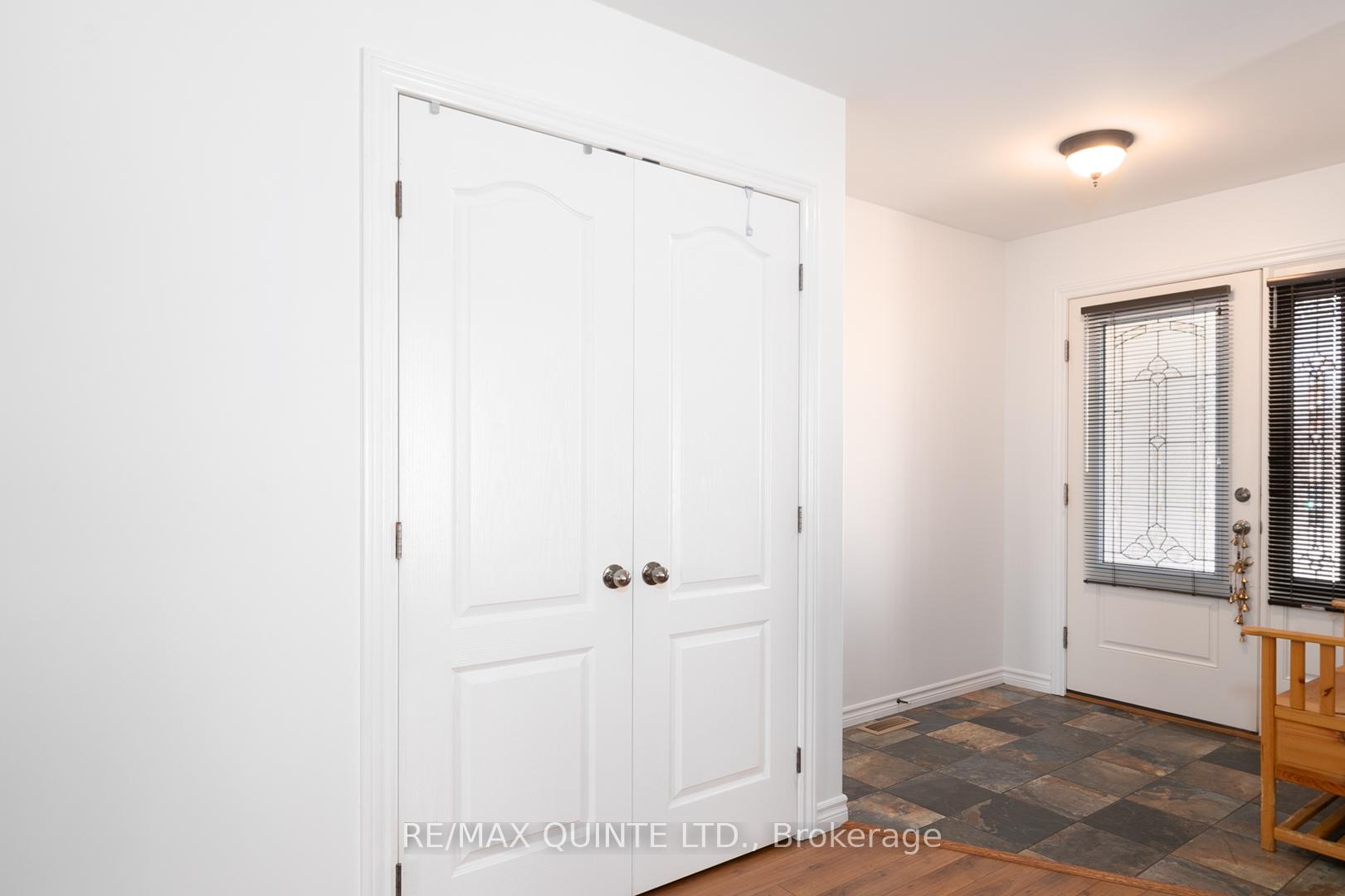 Photo 5 of 21 Gale Crescent, Belleville, Thurlow Ward — HOMEH