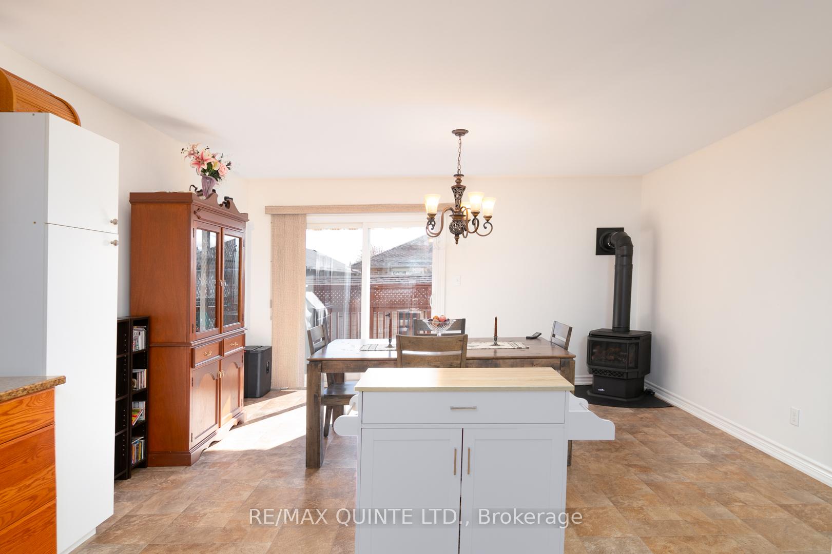 Photo 6 of 21 Gale Crescent, Belleville, Thurlow Ward — HOMEH