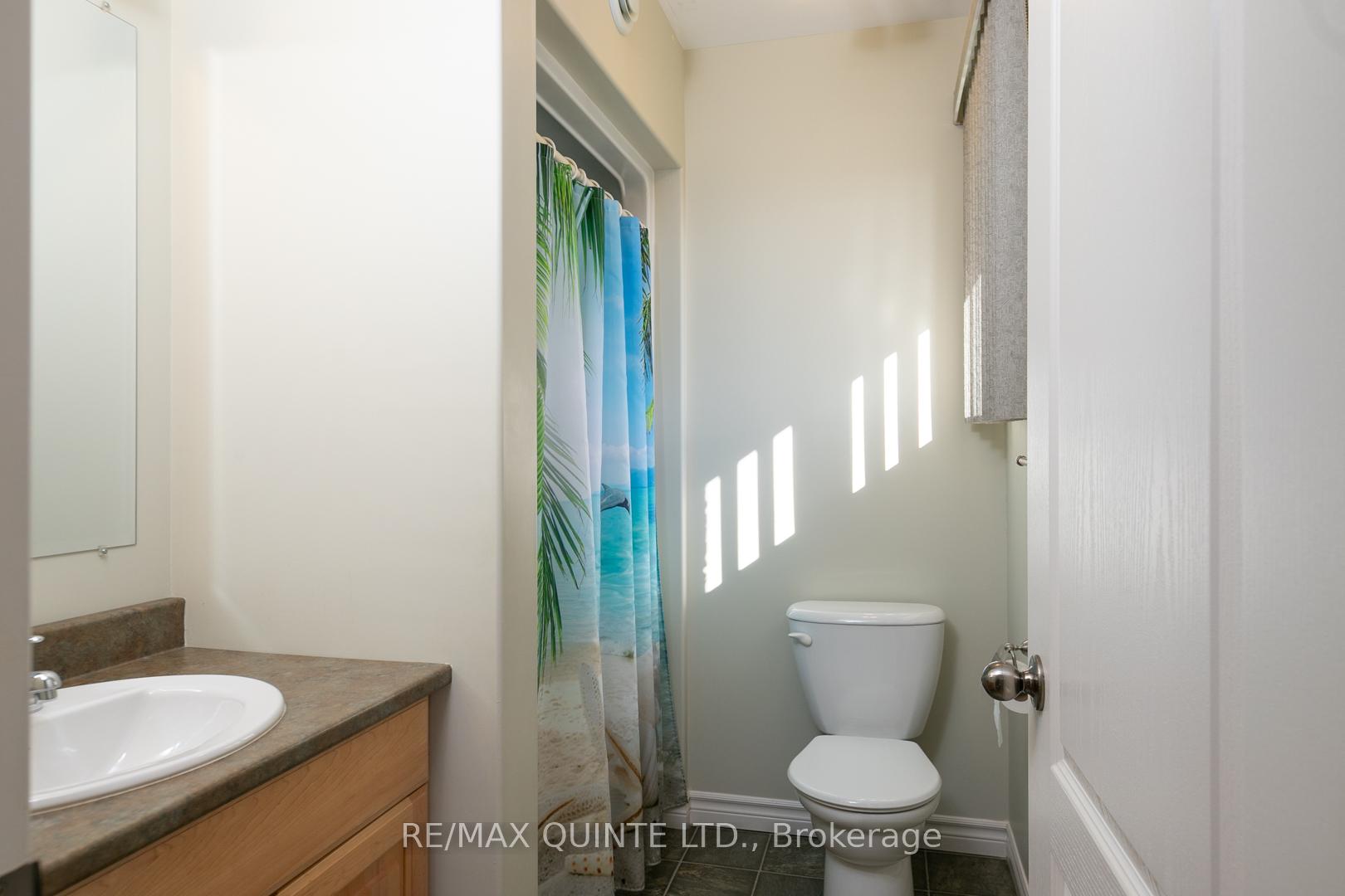 Photo 13 of 21 Gale Crescent, Belleville, Thurlow Ward — HOMEH