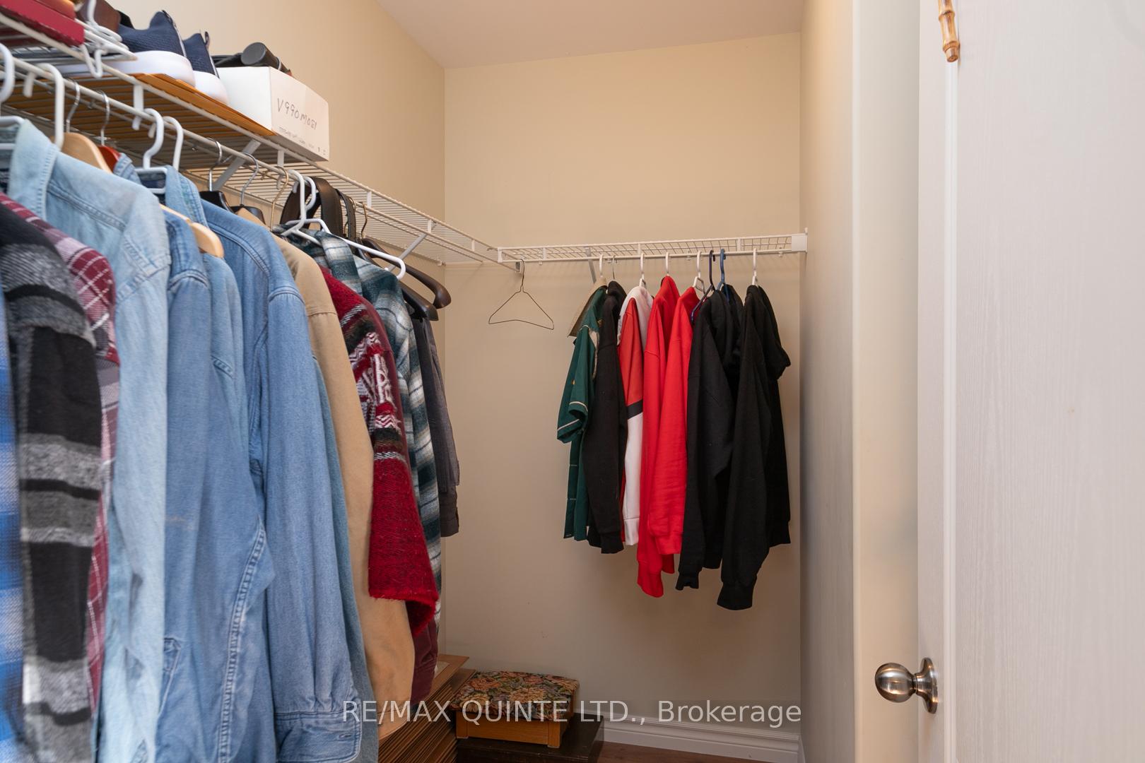 Photo 12 of 21 Gale Crescent, Belleville, Thurlow Ward — HOMEH