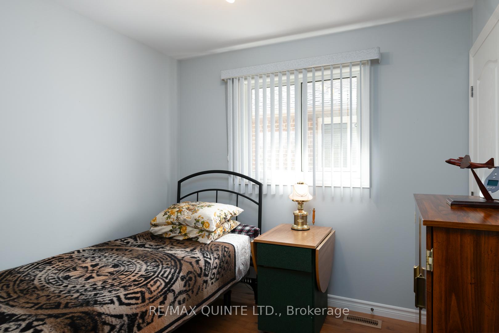 Photo 14 of 21 Gale Crescent, Belleville, Thurlow Ward — HOMEH