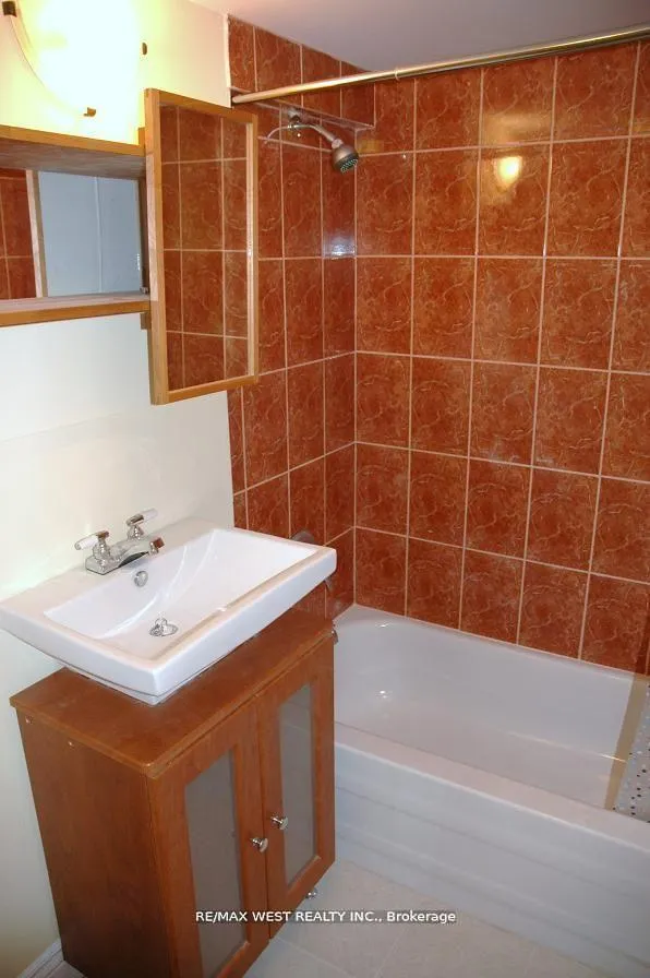 Photo 11 of Unit Bsmt, 237 Vaughan Road, Toronto, Oakwood Village — HOMEH