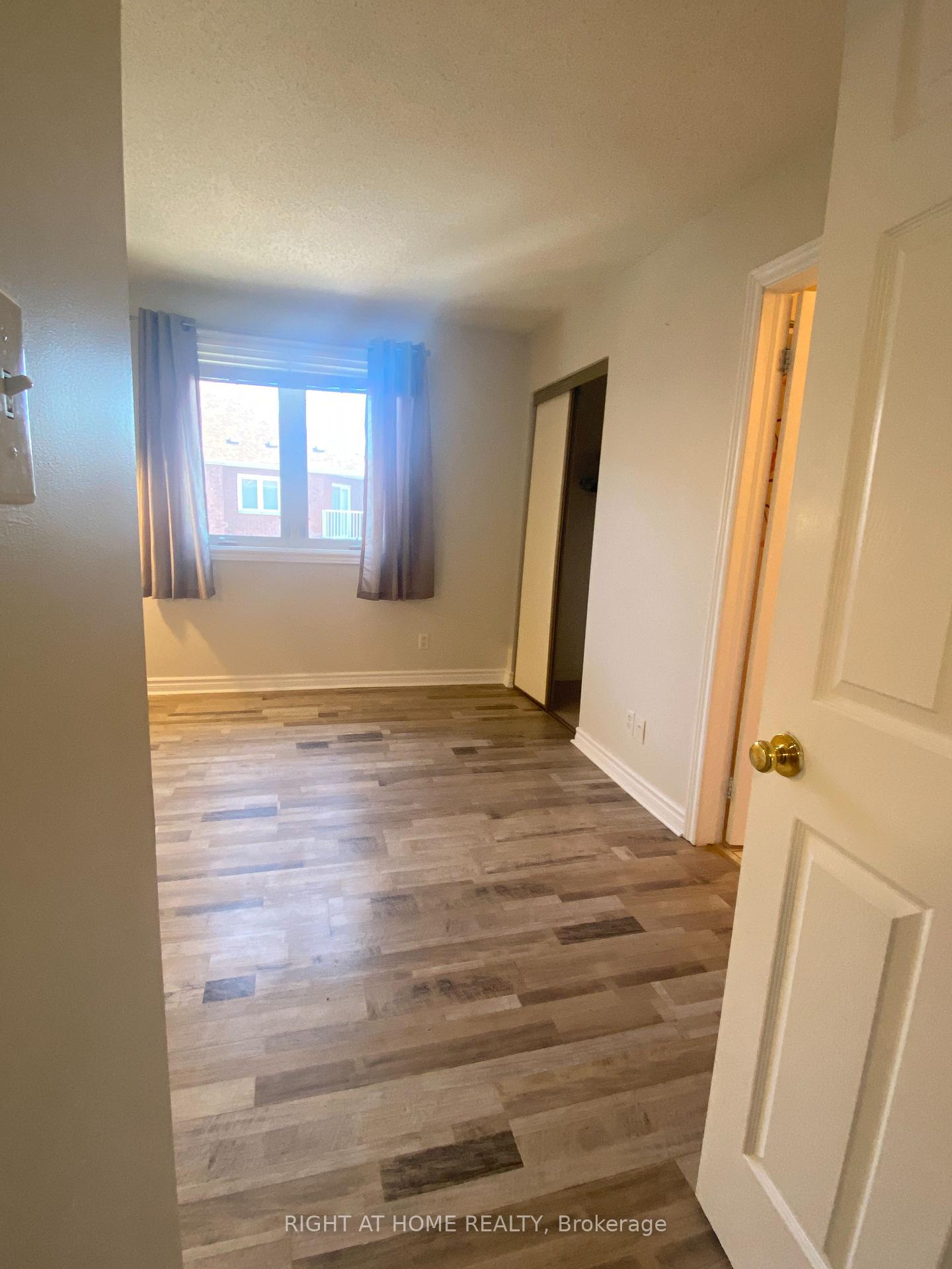 Photo 10 of Unit 413, 191 Lake Driveway Drive W, Ajax, South West — HOMEH