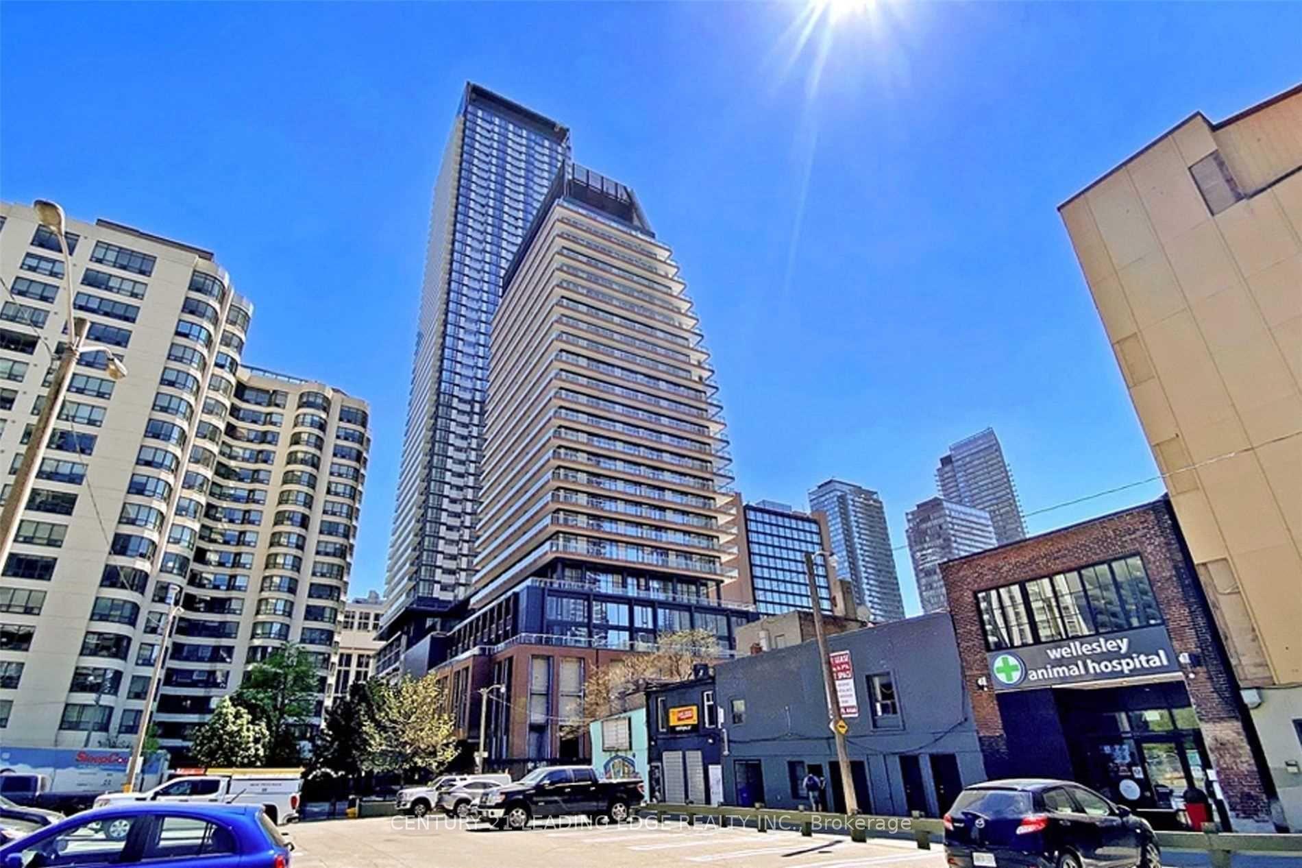 Front of Unit 1505, 18 Maitland Terrace