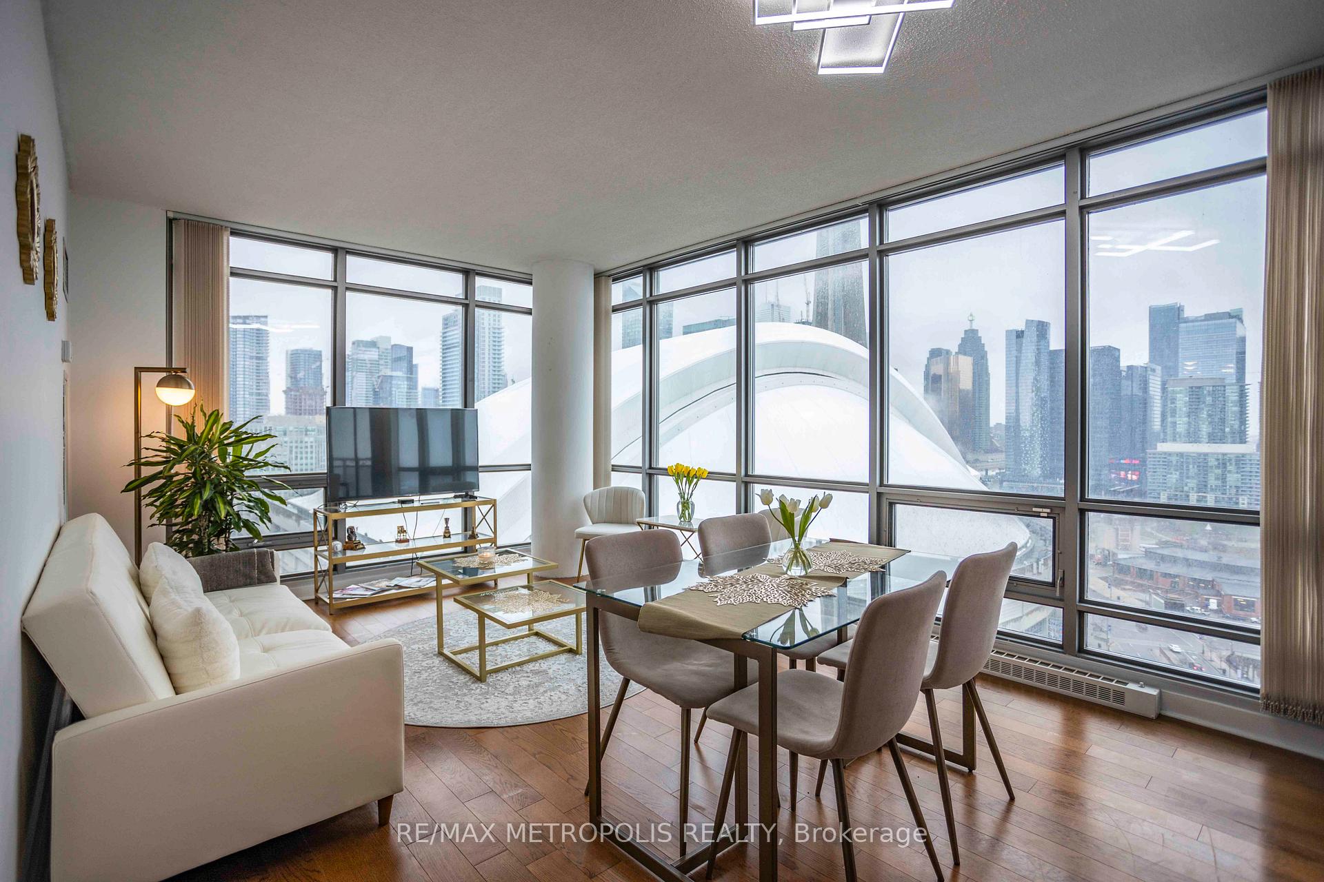 Front of Unit 2510, 5 Mariner Terrace