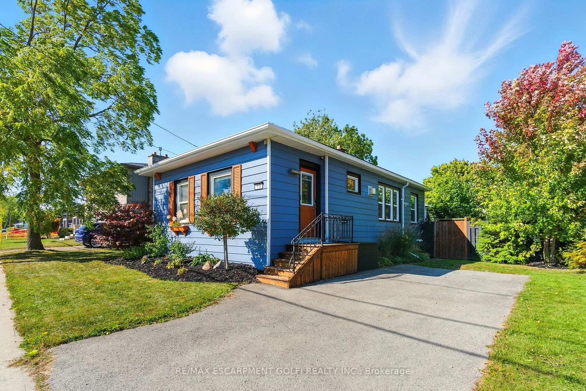 Front of 119 Port Robinson Road