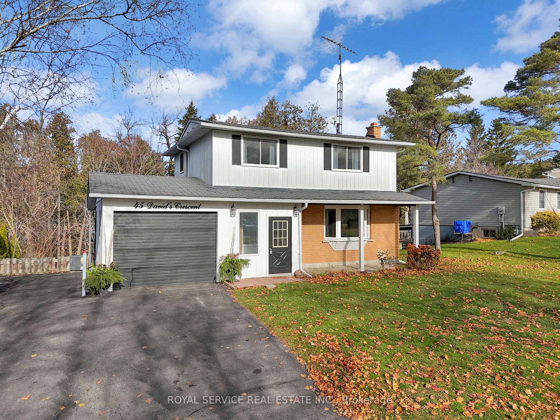 Photo 1 of 45 Davids Crescent, Clarington, Orono — HOMEH