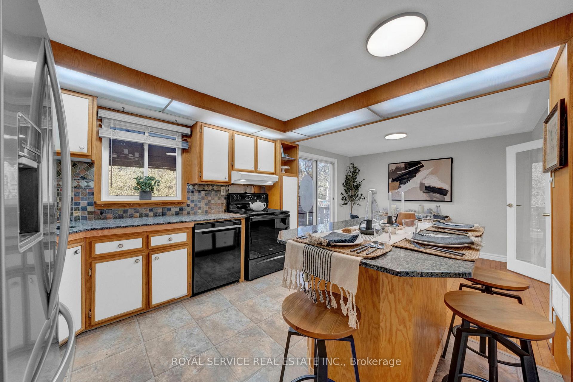 Photo 14 of 45 Davids Crescent, Clarington, Orono — HOMEH
