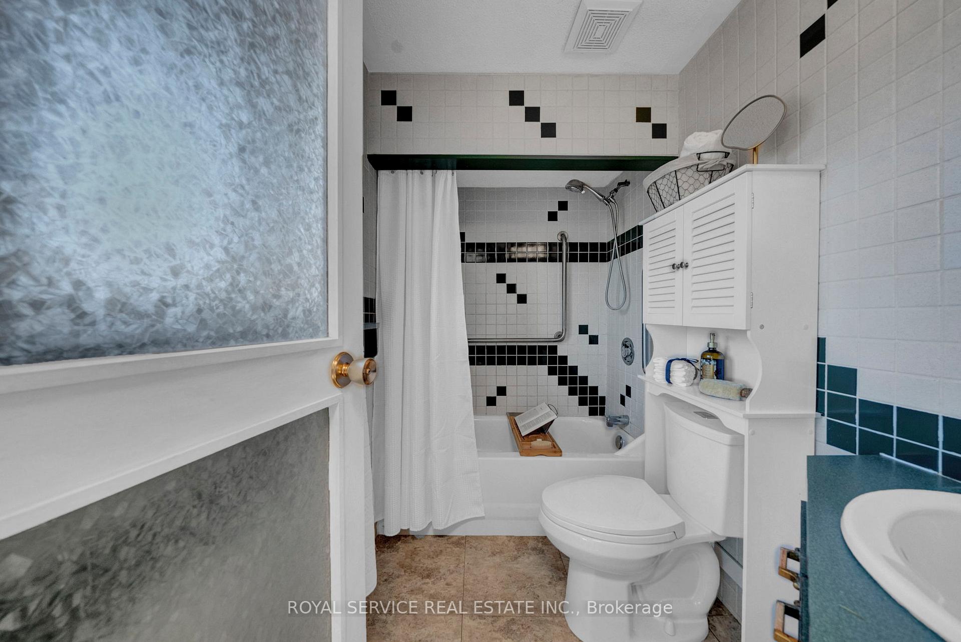 Photo 25 of 45 Davids Crescent, Clarington, Orono — HOMEH
